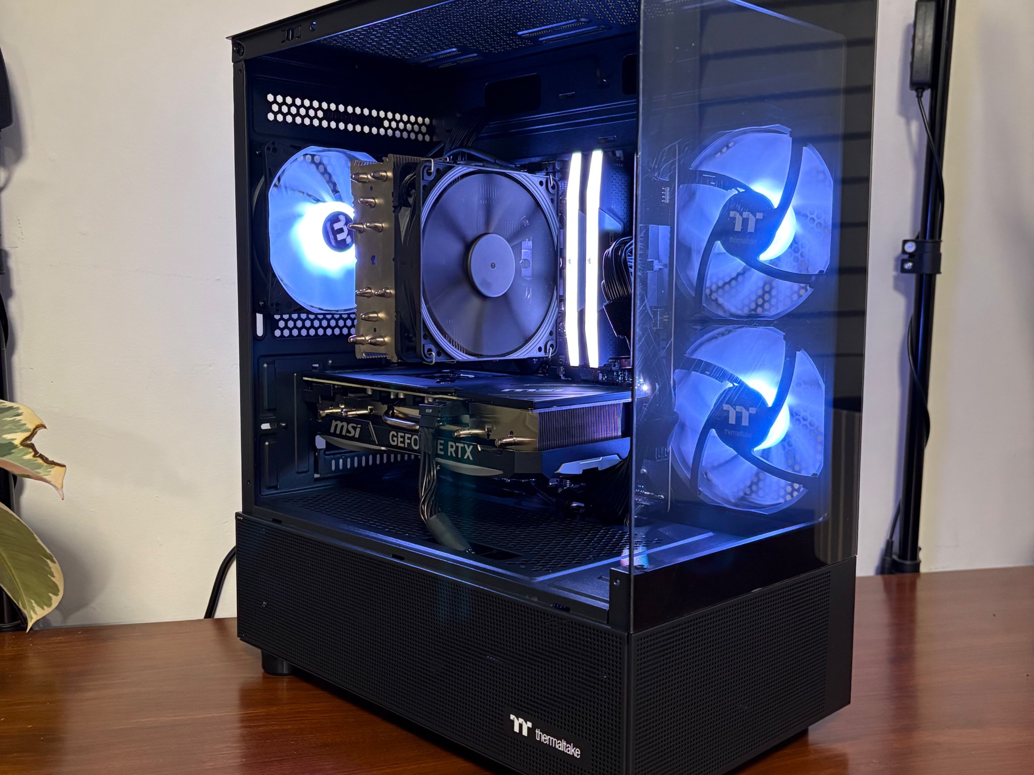 RTX 4070 TI Super | Ryzen 7 7700X | 32GB DDR4 | 1 TB SSD | 750W PSU | 3x 120mm Fan | mATX Case