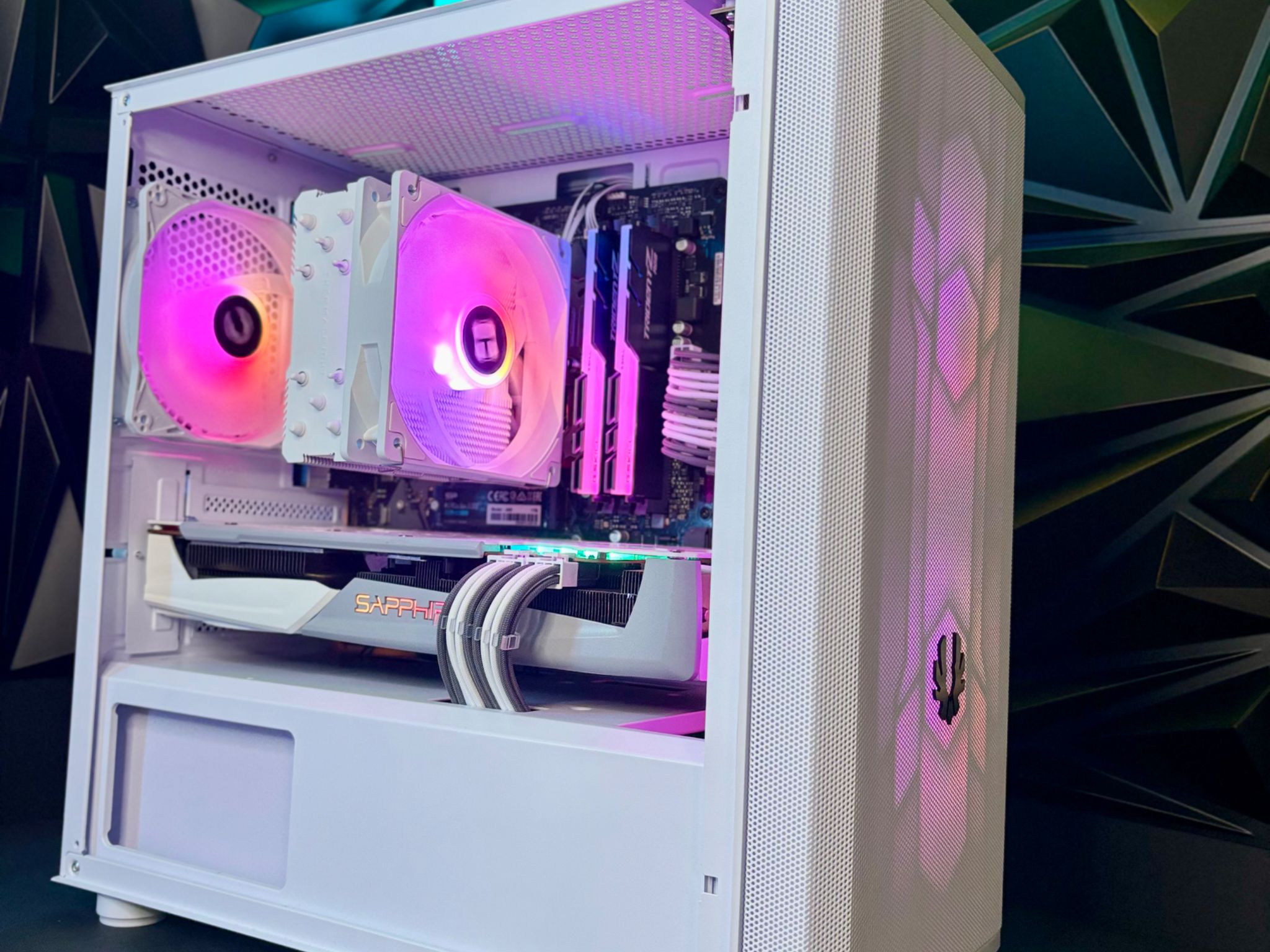 GAMING PC / RYZEN 5 / RX5700 XT / 16 GB RAM / 1 TB STORAGE