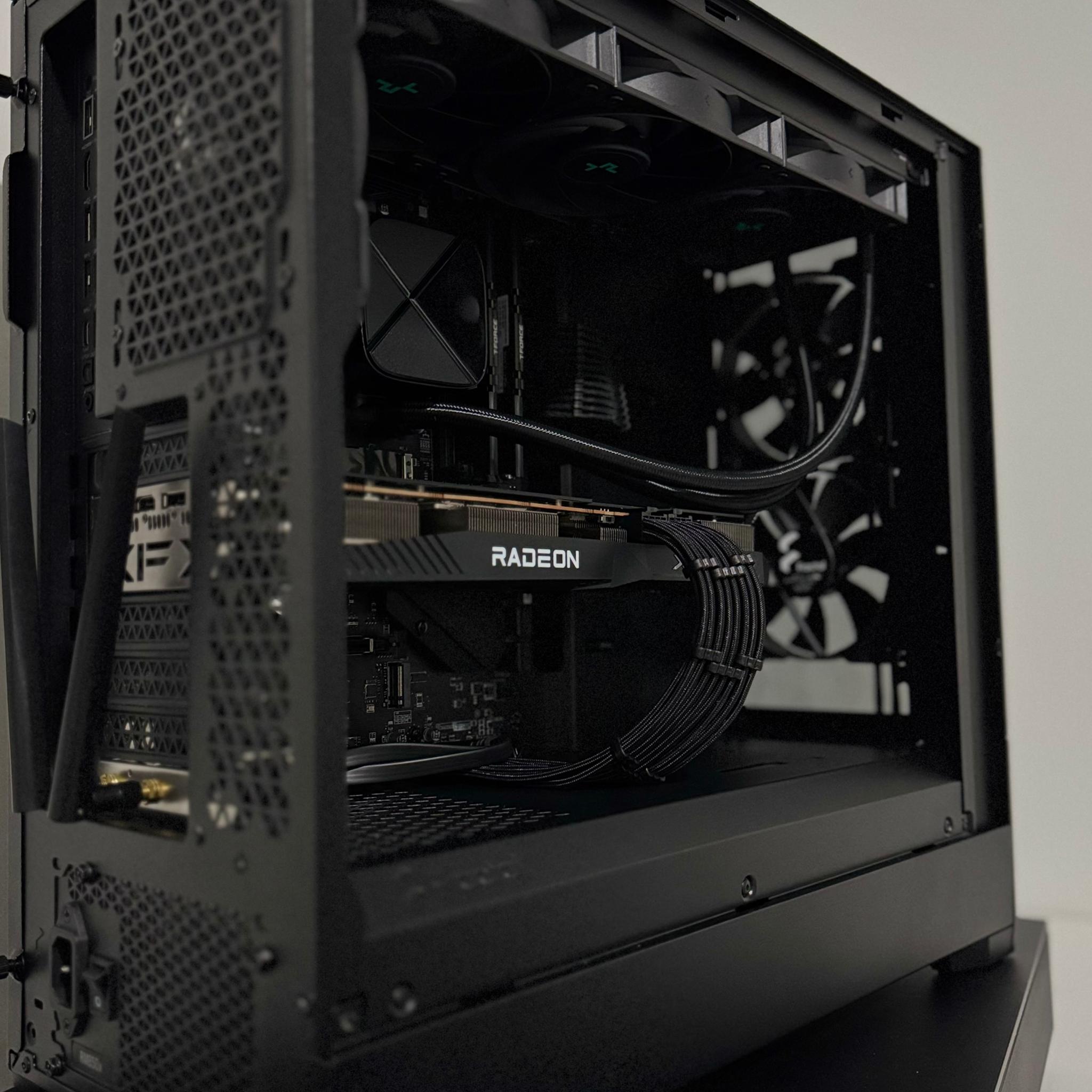 AntiRGB 6700XT / 5600X ALL BLACK GAMING PC