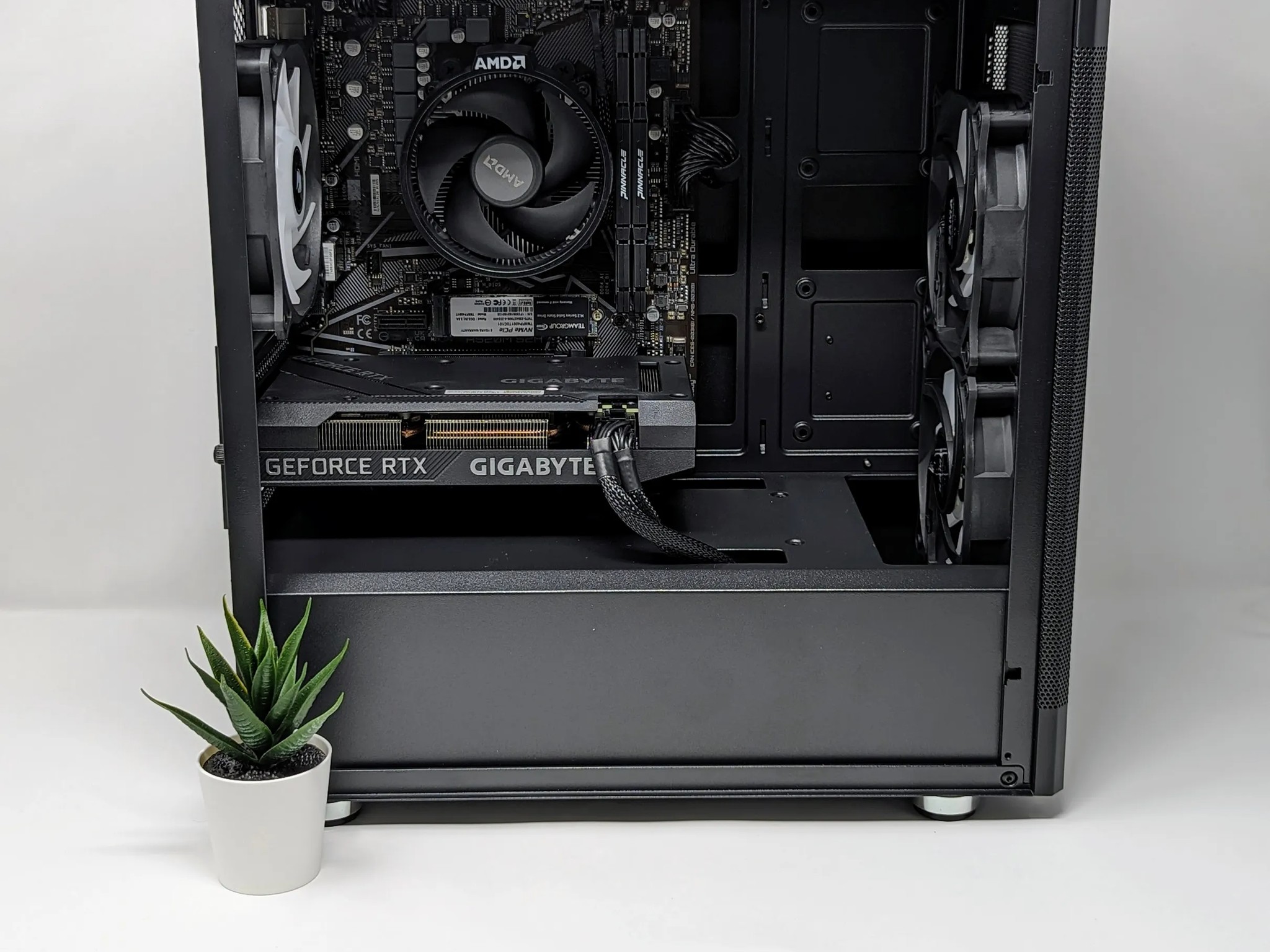 Sleek RTX Whisperer | RTX 3060 | Ryzen 5 5500 | 16gb RAM | TEAMGROUP MP34 1 TB M.2 NVMe SSD