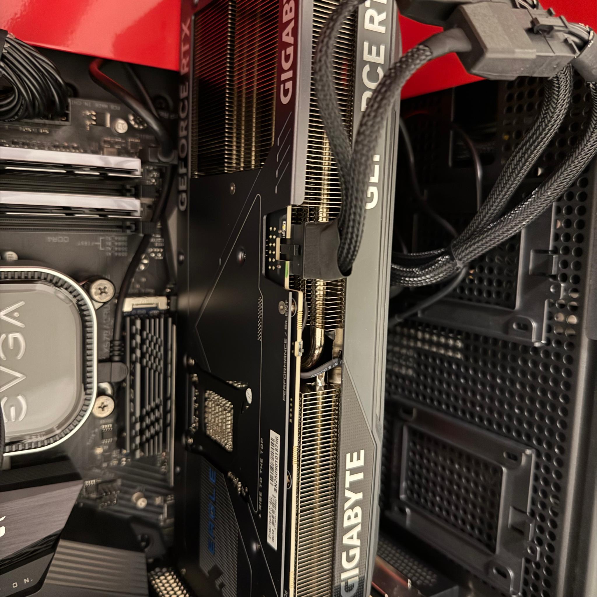 GIGABYTE 5070 TI EAGLE OC SFF 16 GB2 SLOTS