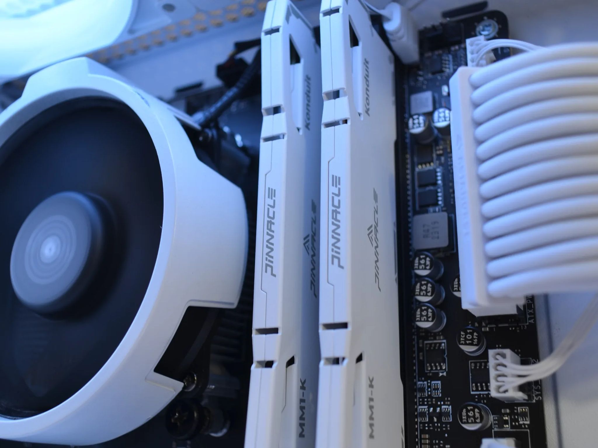 ⚪White Out V4⚪ - RTX 3060ti | Ryzen 7 3700X | 1tb NVMe | Windows 11 FULLY Activated