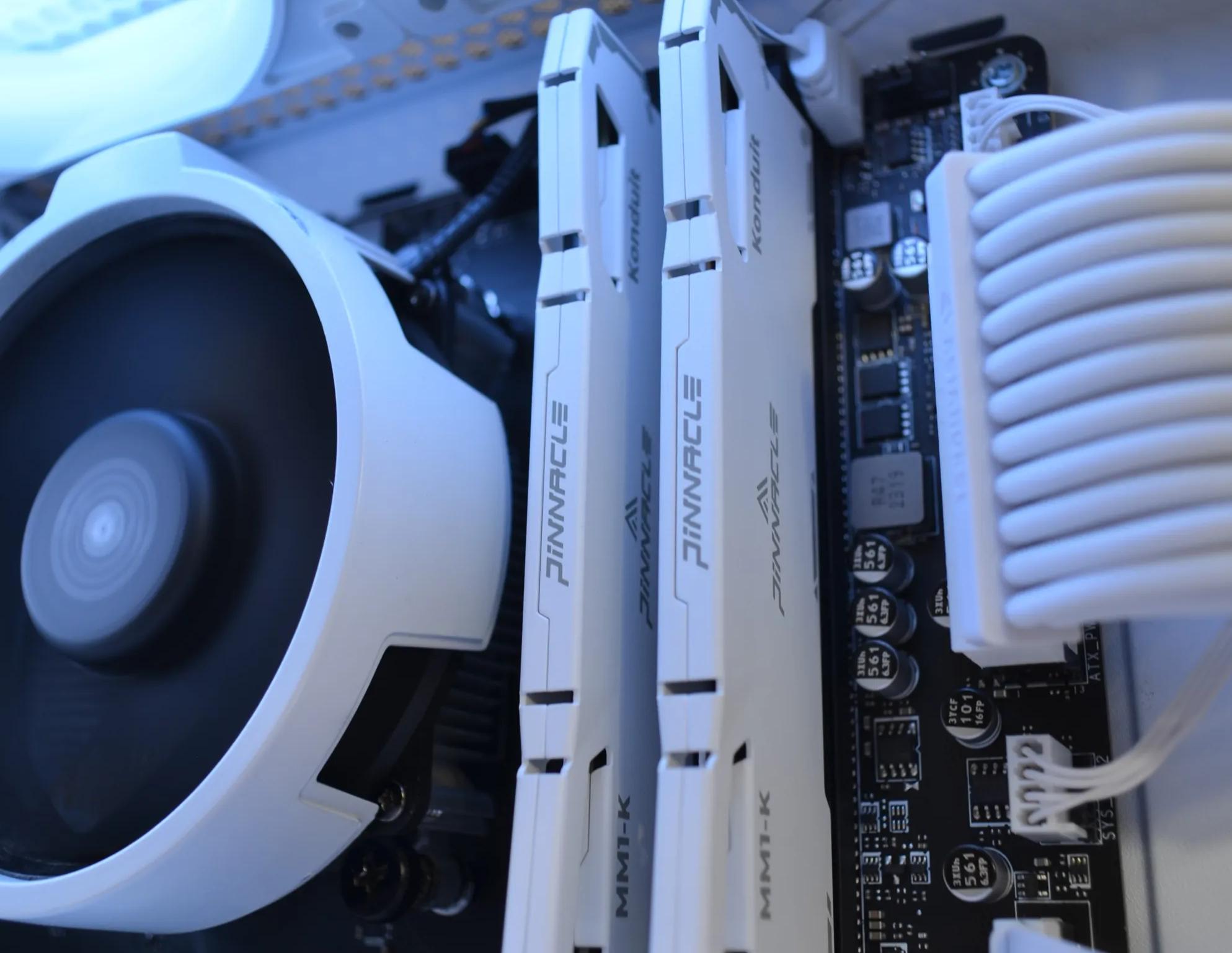 ⚪White Out V4⚪ - RTX 3060ti | Ryzen 7 3700X | 1tb NVMe | Windows 11 FULLY Activated