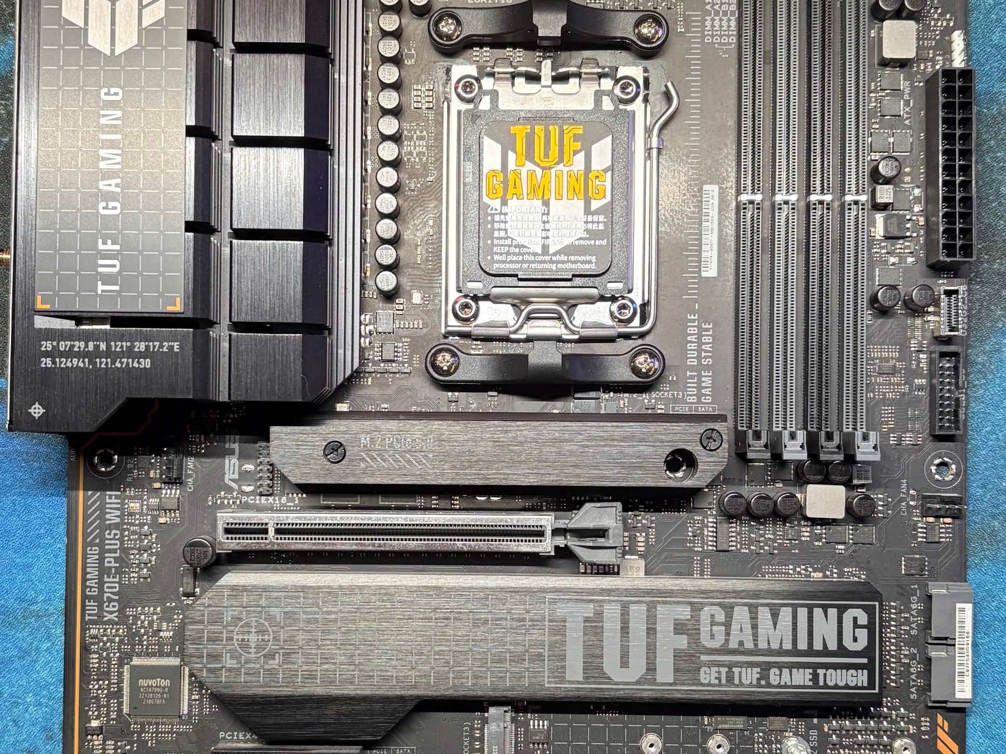 ASUS TUF GAMING X670E-PLUS WIFI ATX AM5 MOTHERBOARD - BOX & SHOWN CABLES INCLUDED - RECENT BIOS