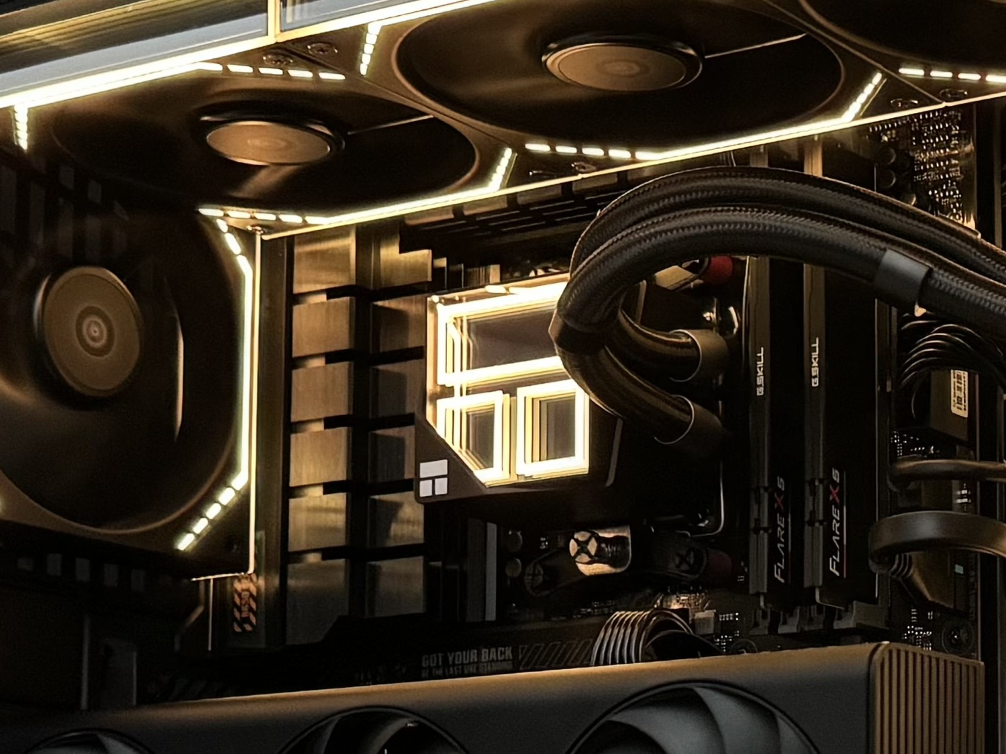 🧑‍🎨ProArt | 4K GAMING PC : RTX 4070TI, Ryzen 7 7700X, 32GB DDR5, 2TB M.2 SSD, WIFI