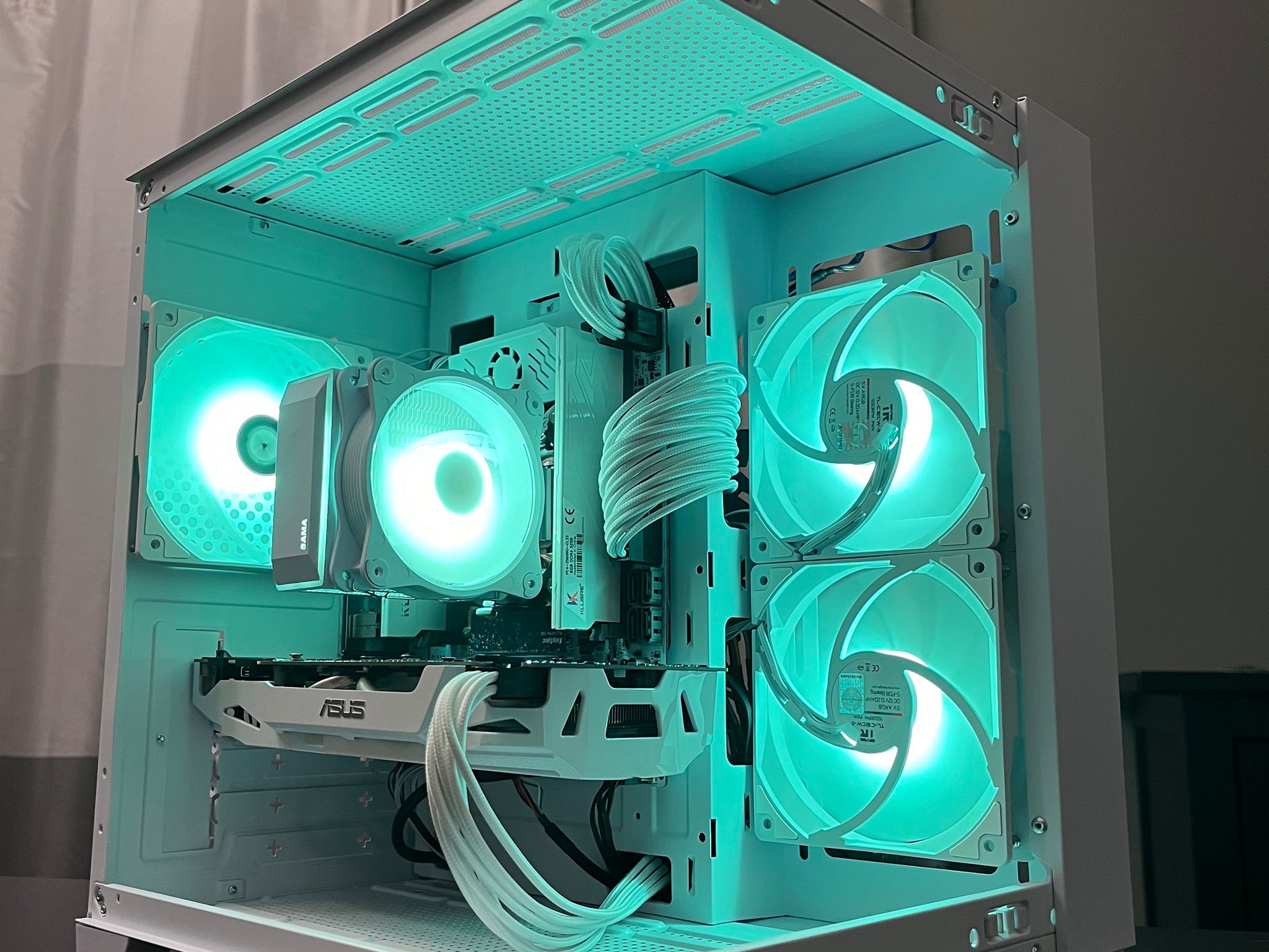ALL WHITE GAMING PC | GTX 1070 | I7 5930K EQUIVALENT | 16GB DDR4 | 500GB NVME