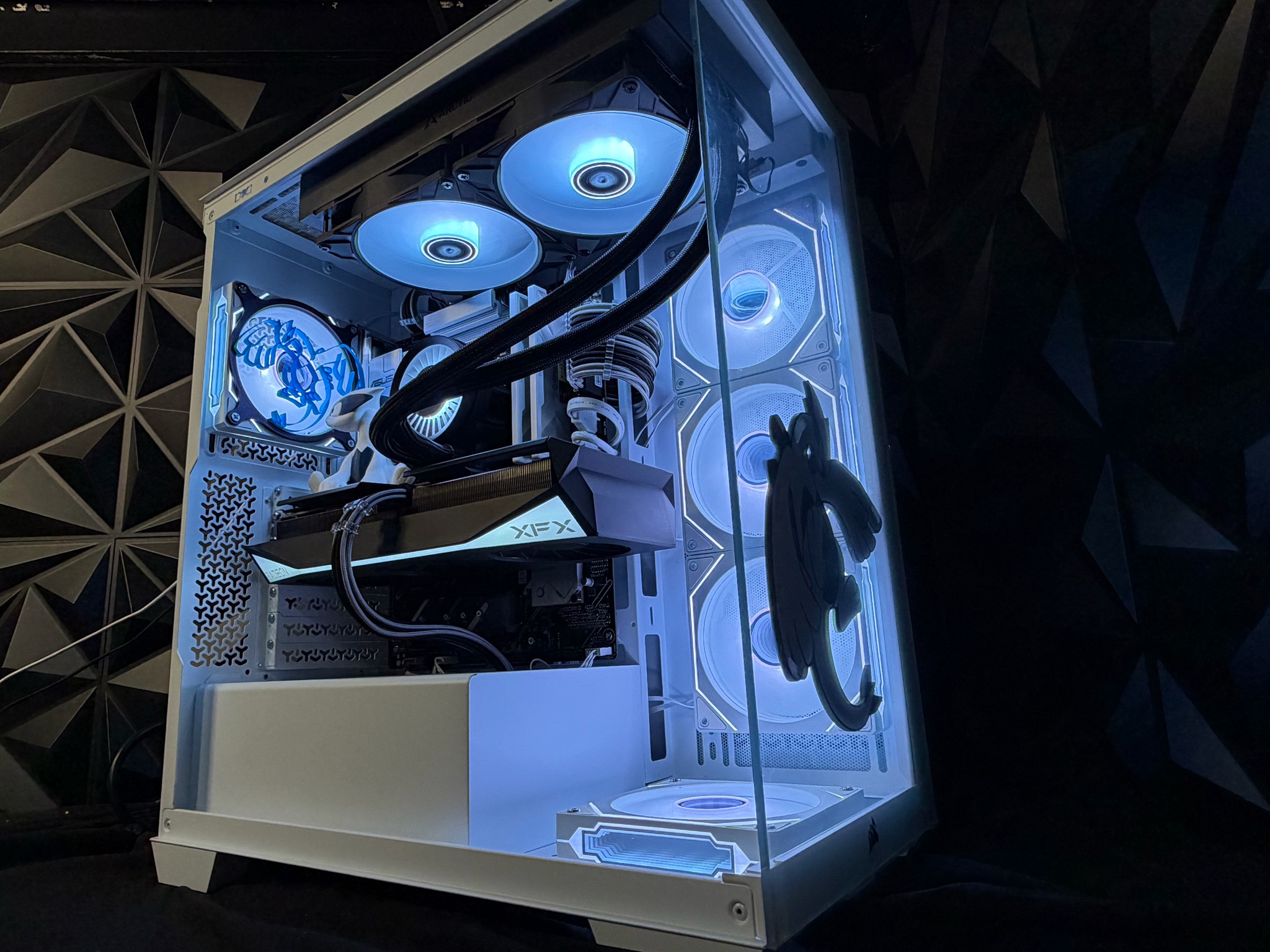 🌪️☁️ The Sky Tempest ☁️🌪️ Ryzen 5 7600X3D| RX 9060XT 16 GB| 32 GB DDR5| 2 TB NVMe