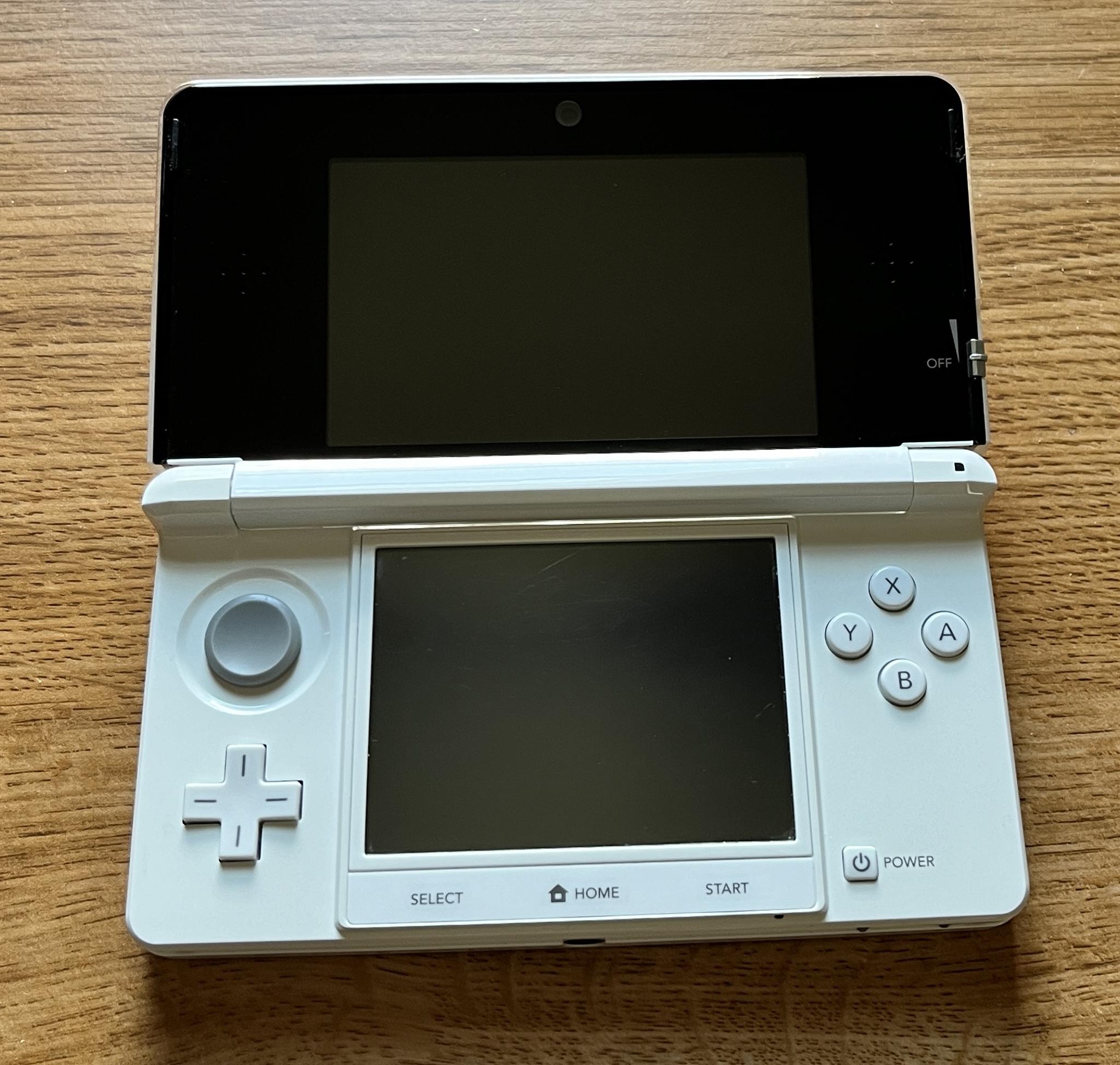 Nintendo 3DS + Games Bundle W/ SD Card + Original Stylus - Japan Glossy White