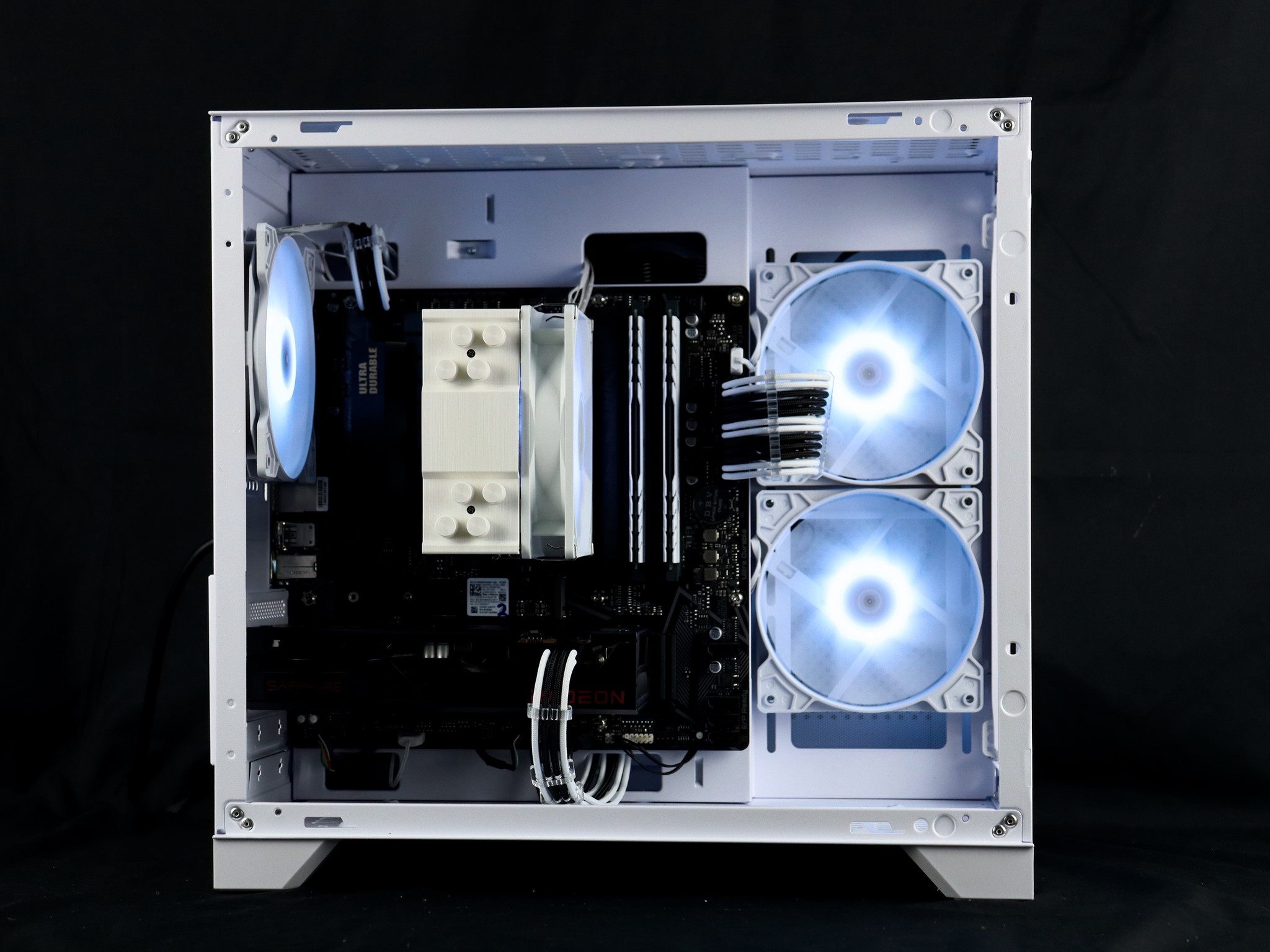 🧊❄️🧊 White Gaming PC – RX 6600 8G , Ryzen 7 2700X, 16GB RAM, 500GB SSD - WiFi, BlueTooth 🧊❄️🧊