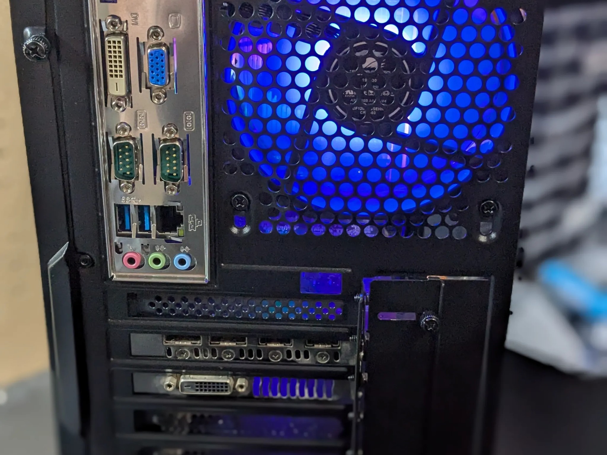 Marvel Rivals Ready | Xeon (same as i7) , 16GB RAM, RX 480 8GB, 500GB SSD, Win10, RGB, Wifi