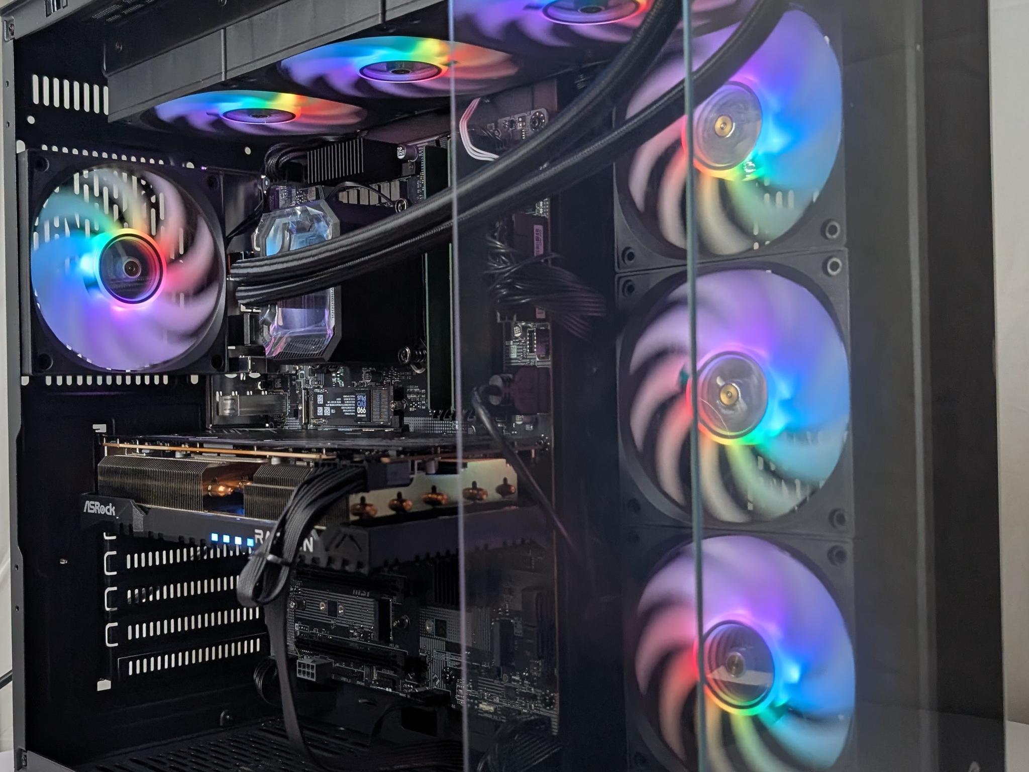 RX 7800XT | CORE ULTRA 5 265KF | 16GB DDR5 | 1TB NVME | 650W |