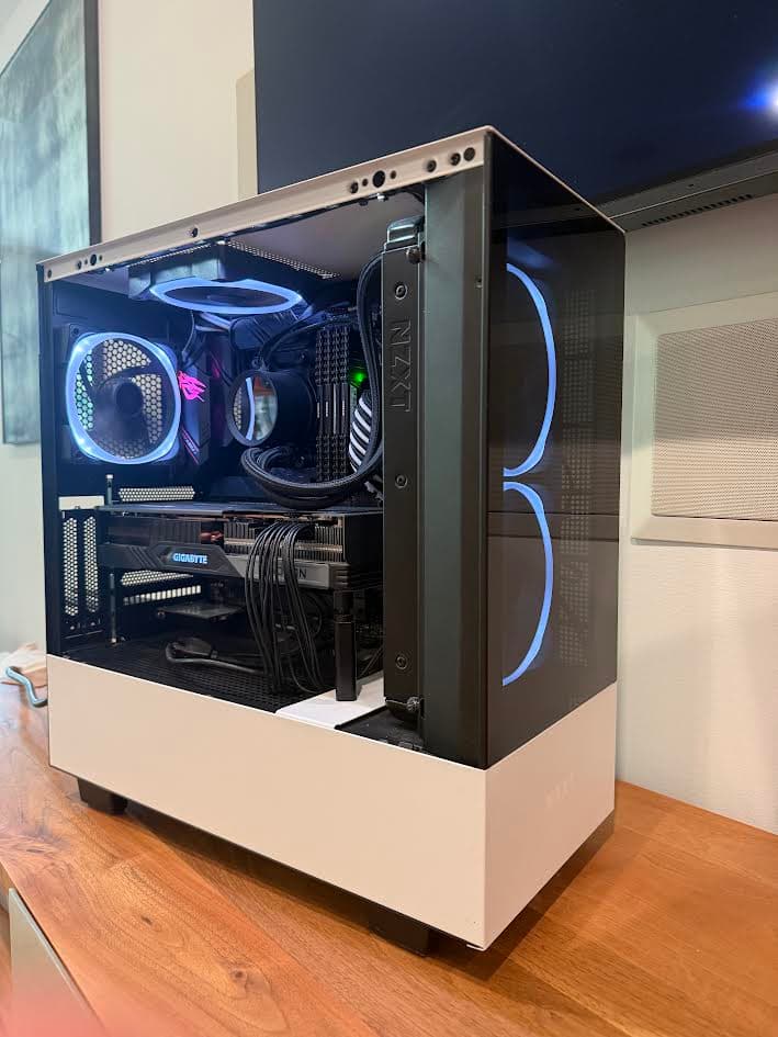 AMD RX 7800 XT Ryzen 7 5700X Custom Gaming PC