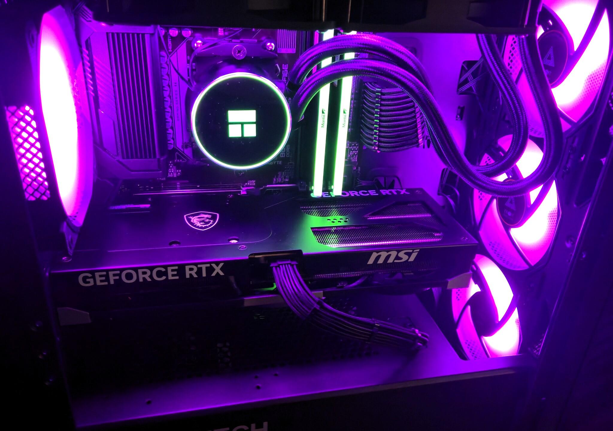 RTX 5070 Ti - 9850X3D - 32GB DDR5 6400 CL32 - 2TB Crucial NVMe