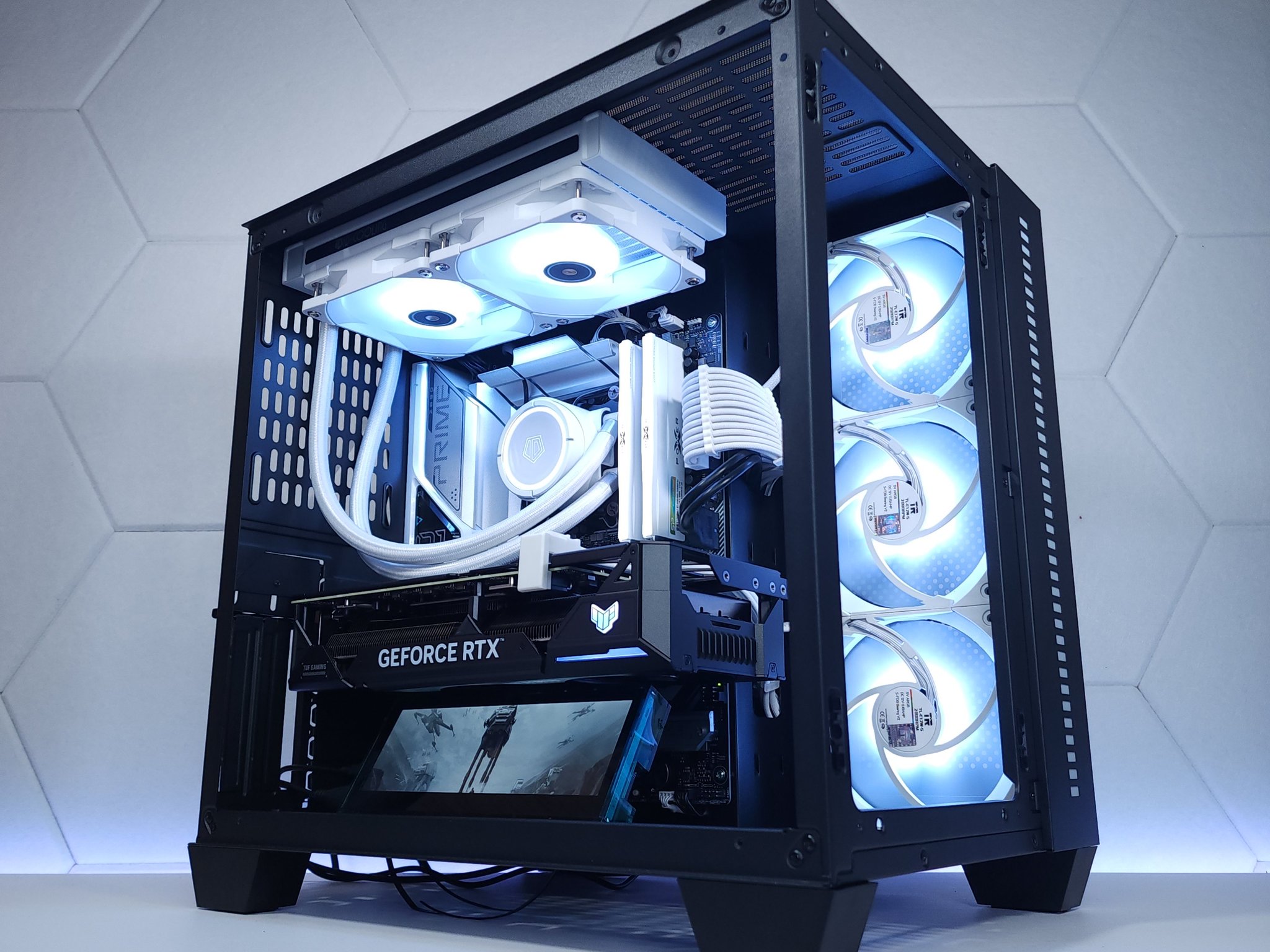 💙🤍RTX 4070 | Core i5 12600K | 32GB 6000MHz | 1TB NVMe SSD
