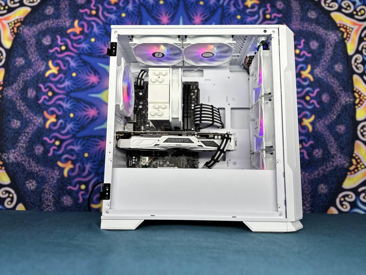 Black and White custom gaming PC I7-6700, 32 GB DDR4, GTX 1070 8 GB, 512GB SSD RGB Fans