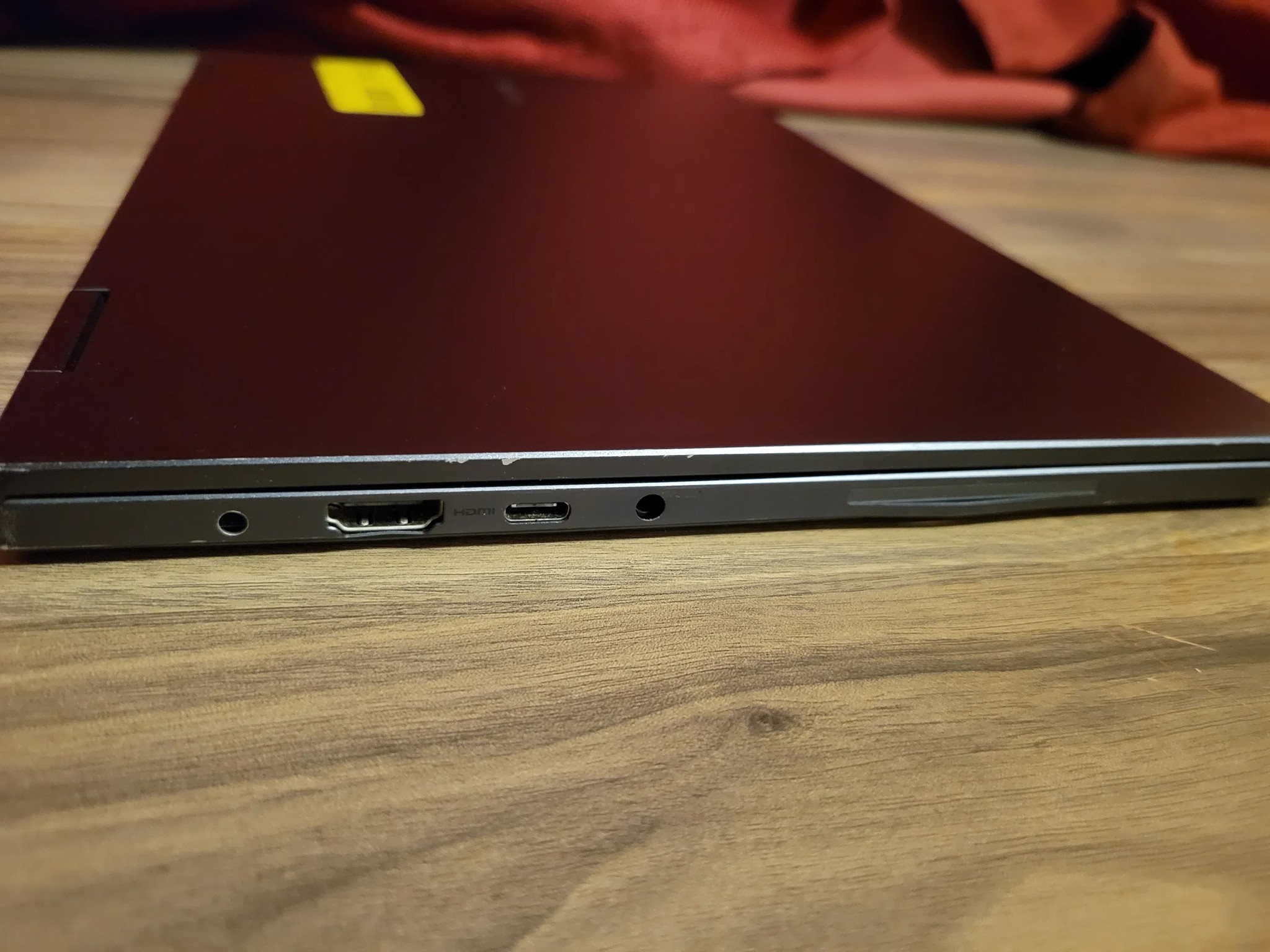 Samsung Galaxy Flex 2 Alpha Laptop - 13.3" Qled Touch Screen