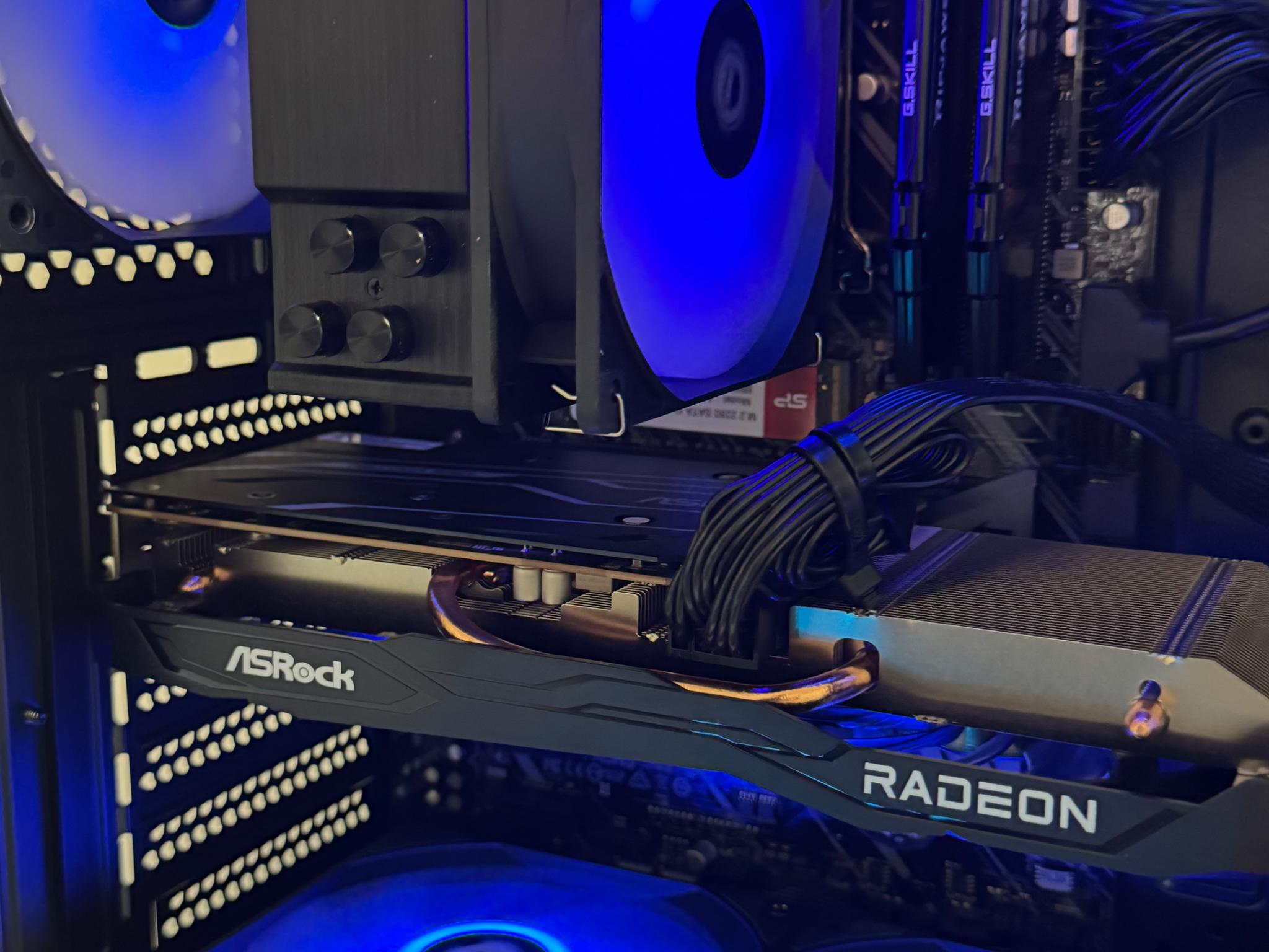 i9 9900 32 GB DDR4 RX 6600 8 GB 1 TB M.2