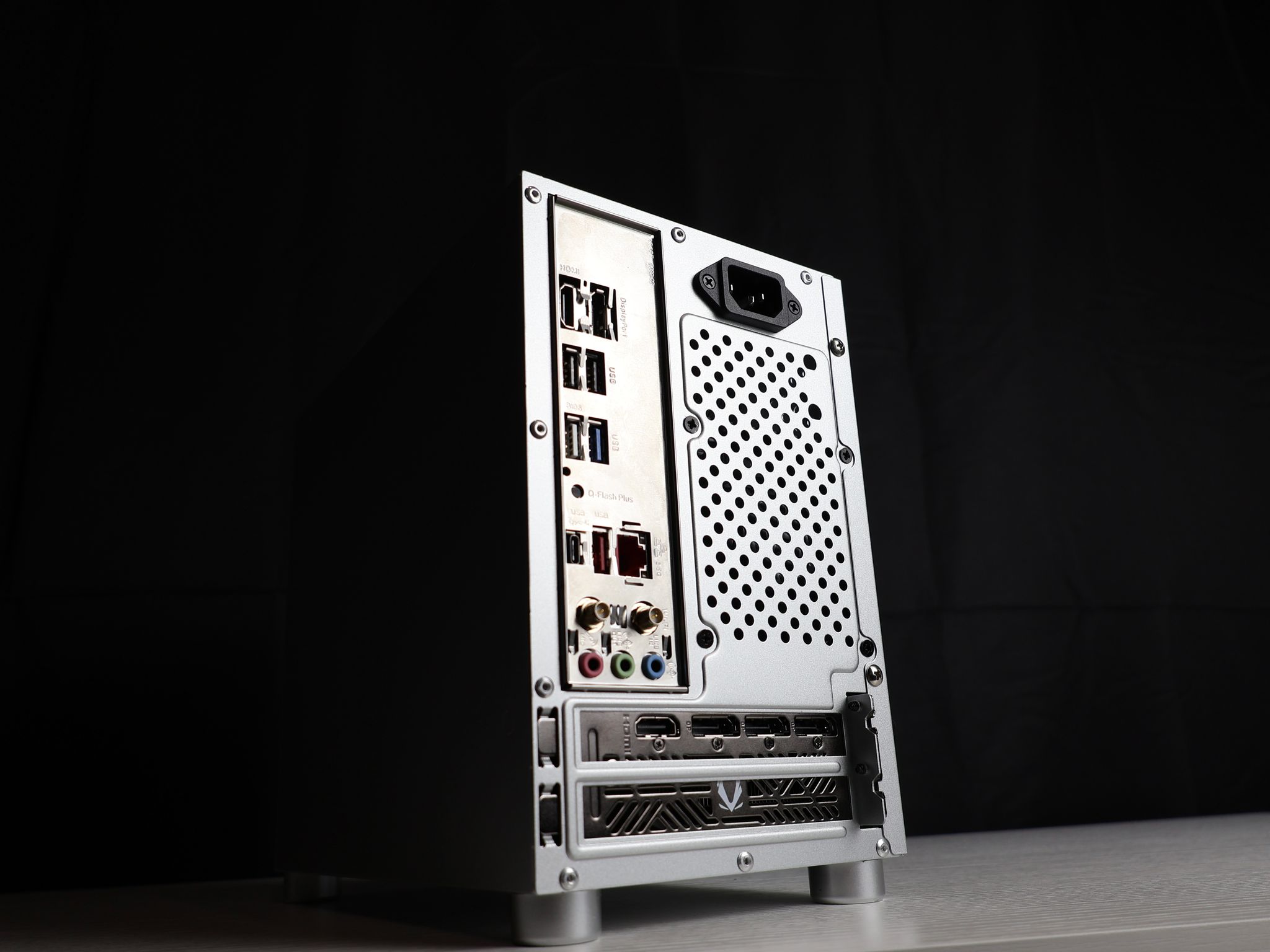Portable Gaming PC | Nvidia RTX 5060 | AMD RYZEN 5 7600X | 16GB DDR5 | 1TB SSD