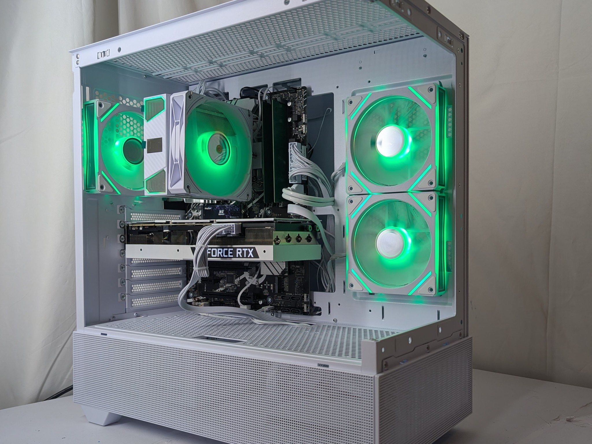 RTX 3090 | i5-12600KF | Z790 | 16GB DDR5 | 1TB NVMe | 1000W