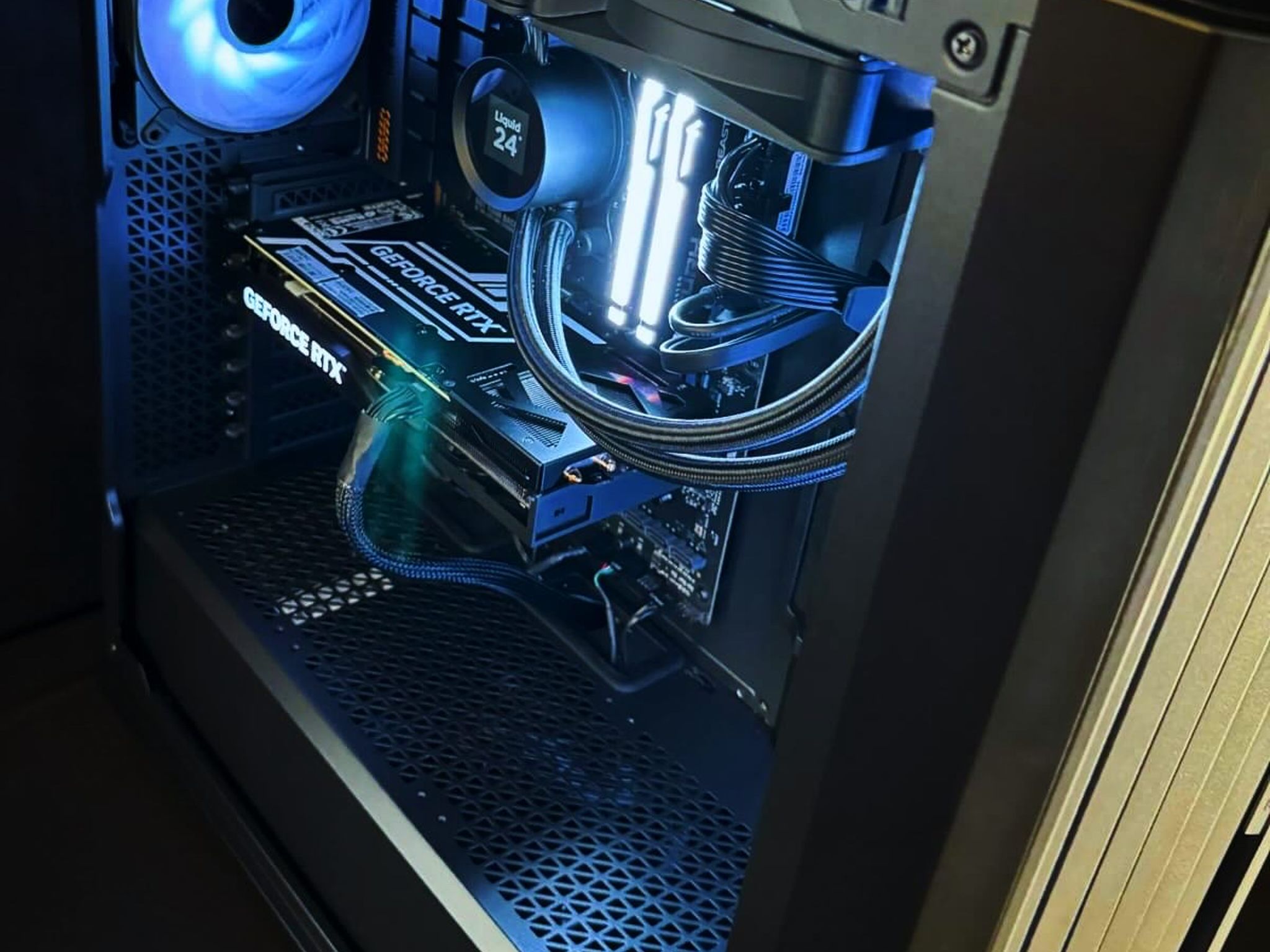 Huge Sale! Ryzen 7 7800x3D / Nvidia RTX 4070 Super Asus TUF Gaming B650-E Wifi 32GB DDR5 aRGB