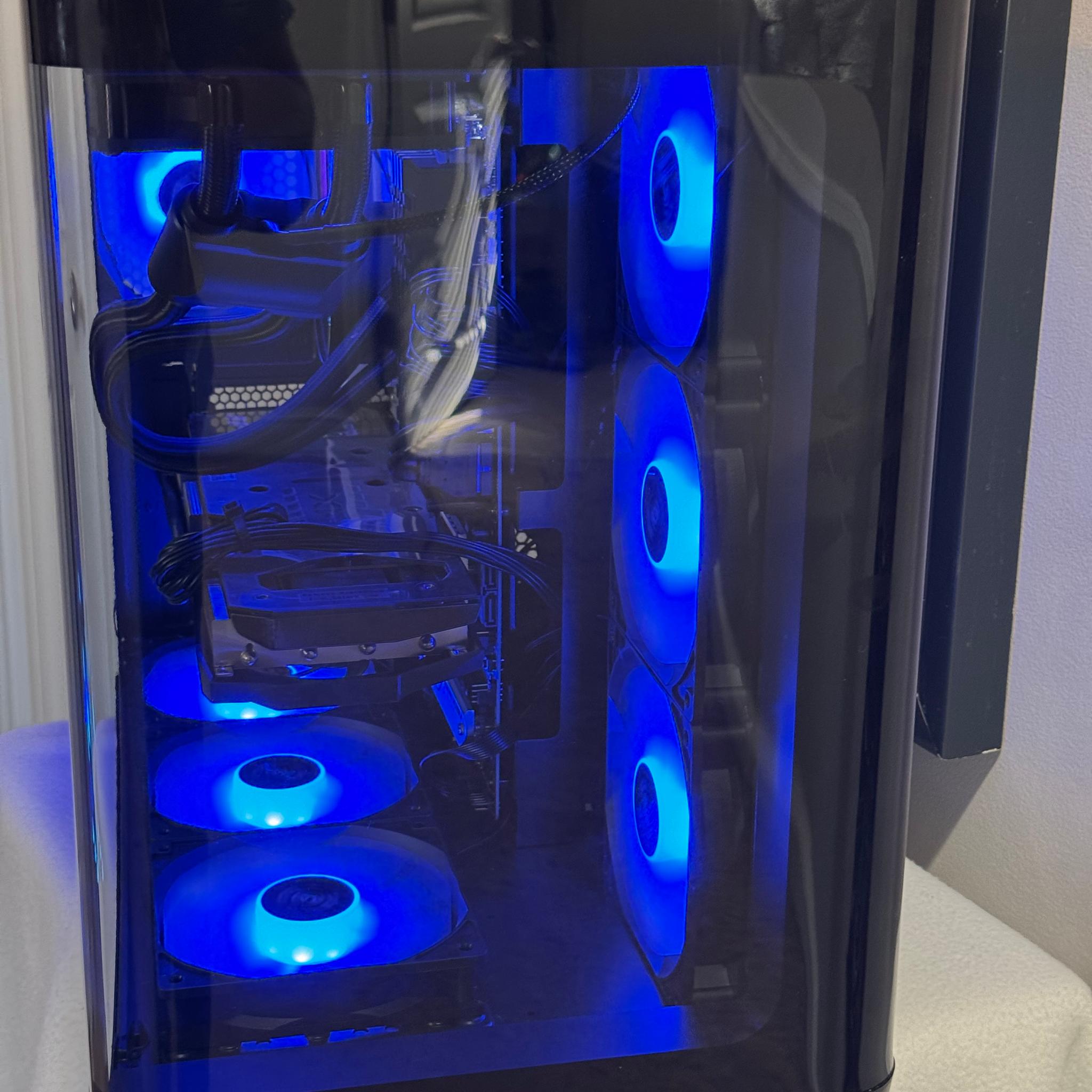 i7 12700kf RX 6700 XT 12 GB Awesome Gaming System