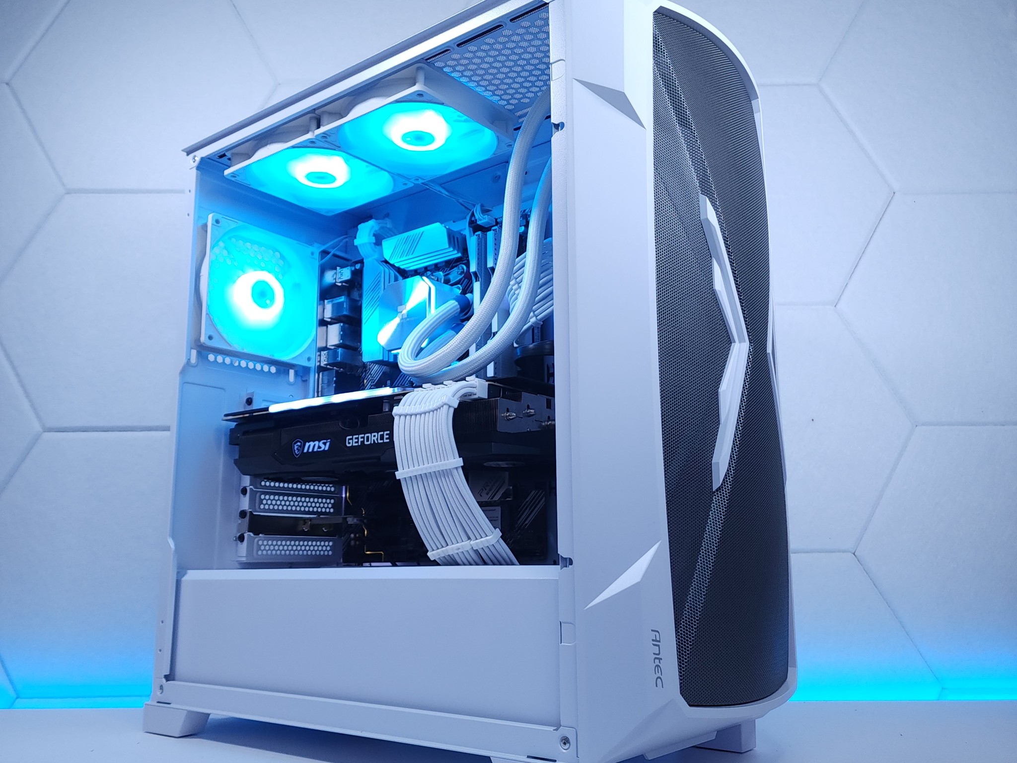 💙🤍RTX 3080Ti | Ryzen 7 5700X | 32GB 3200MHz | 1TB NVMe SSD