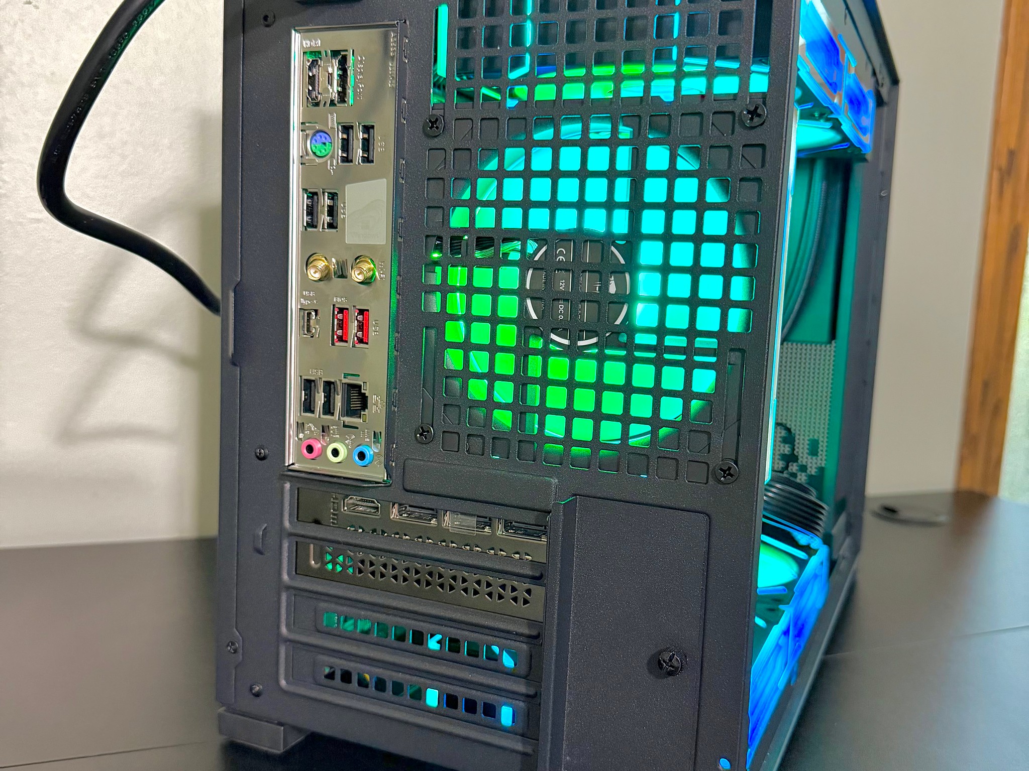 RTX 5070 OC | R7 7700x | 32GB DDR5 | 1TB SSD | LCD Liquid Cooler | Rosewill 1000w PSU Gaming PC