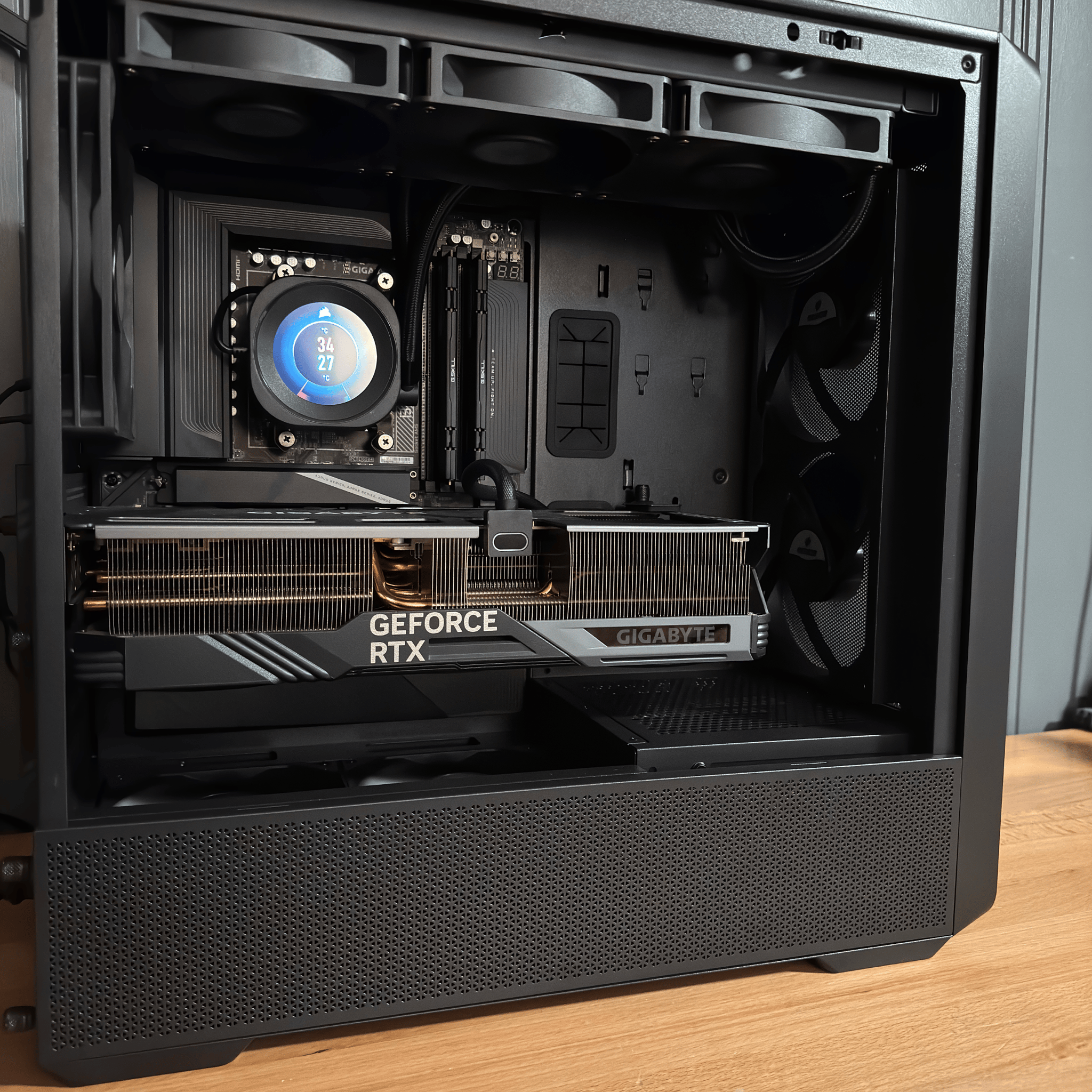 🥷Silent Killer | Ryzen 9800X3D, RTX 4080 Super, 64GB DDR5, 2TB SSD, 1000W 80+ Gold, Corsair LCD