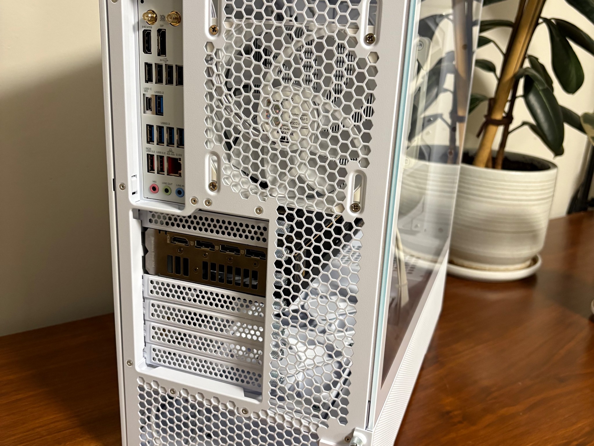 RTX 4070TI | Ryzen 7 7700X | 32GB DDR5 | 1TB SSD | 850W Gold PSU | ARGB Fans | Lancool 207