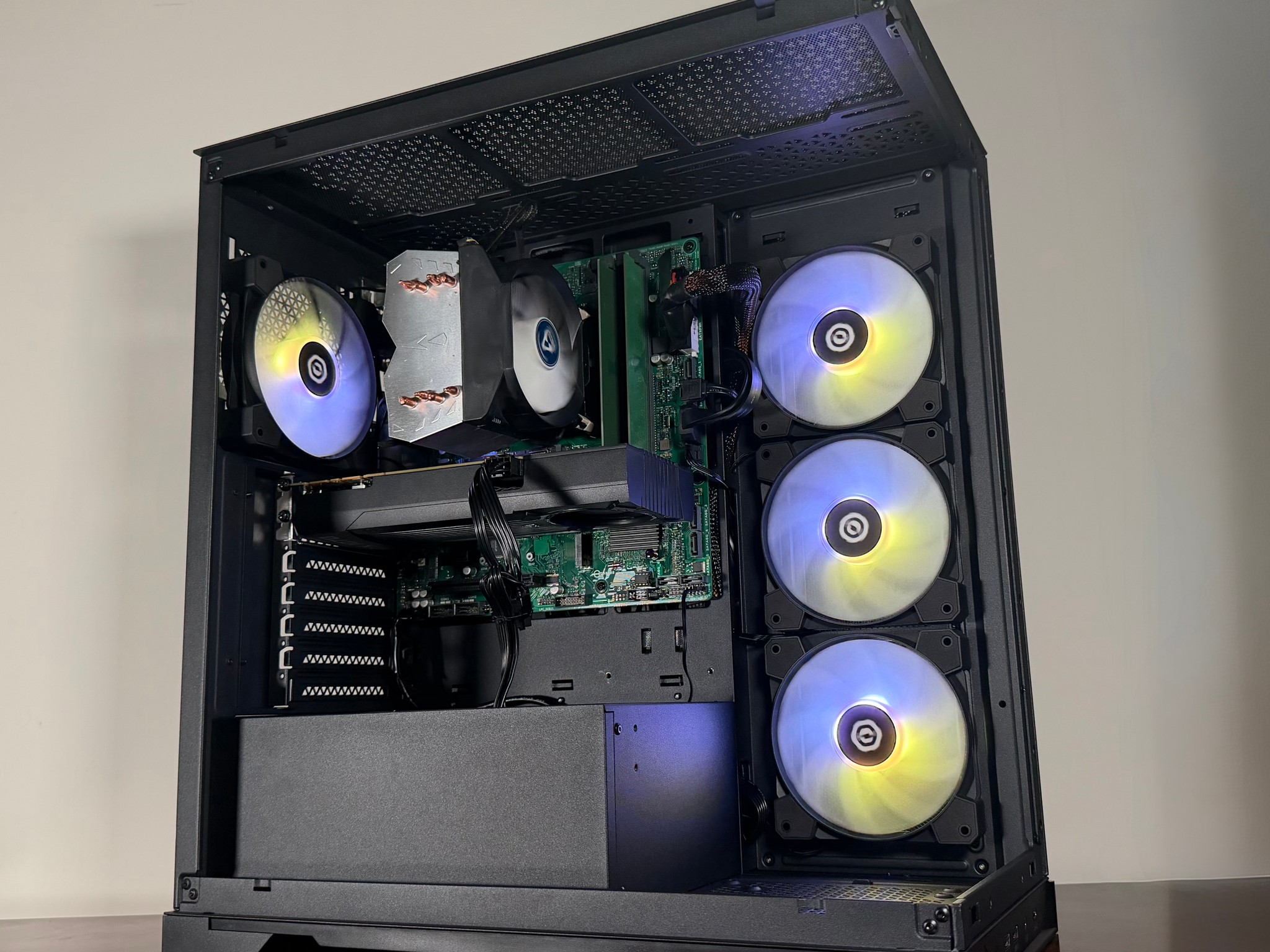 👽Value 1080p Monster👽 i7 7700 | GTX 1070 | 16GB RAM | 1.25TB Storage