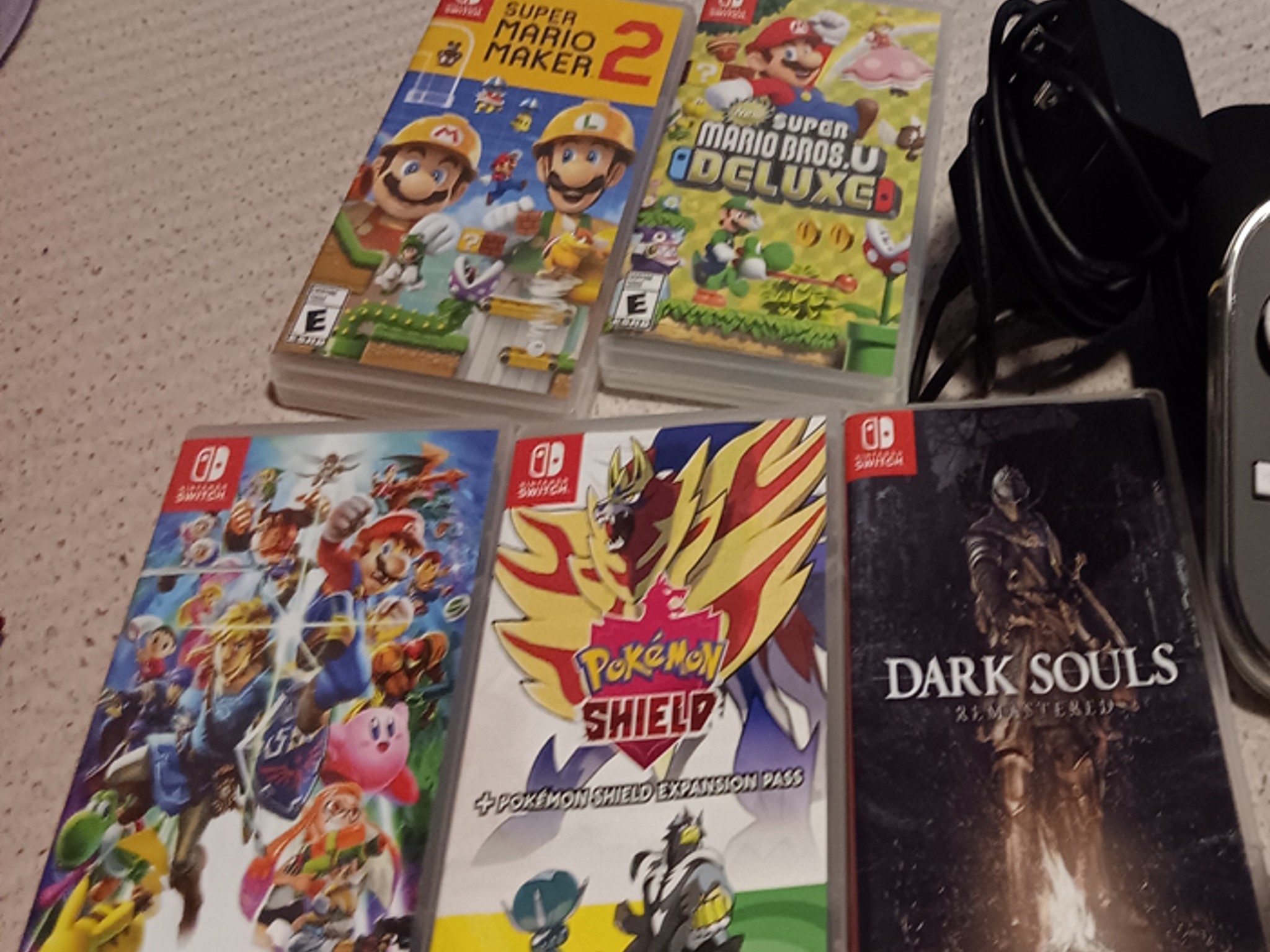 Switch Lite + 6 games and Accessories Used-Like new