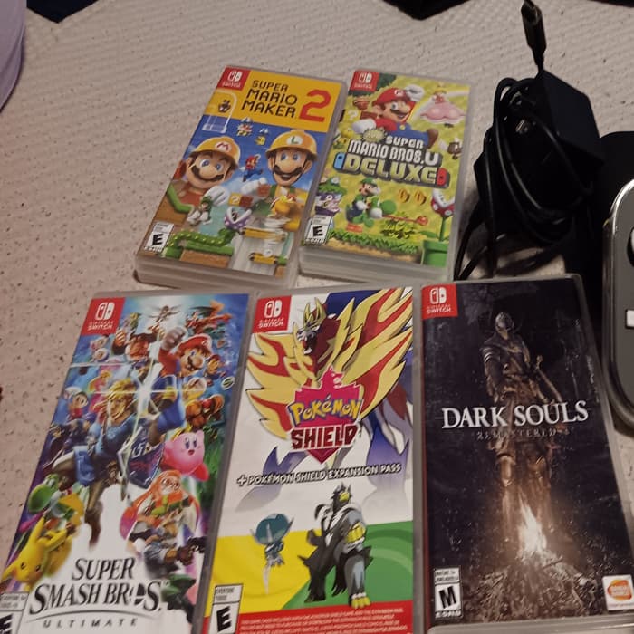 Switch Lite + 6 games and Accessories Used-Like new