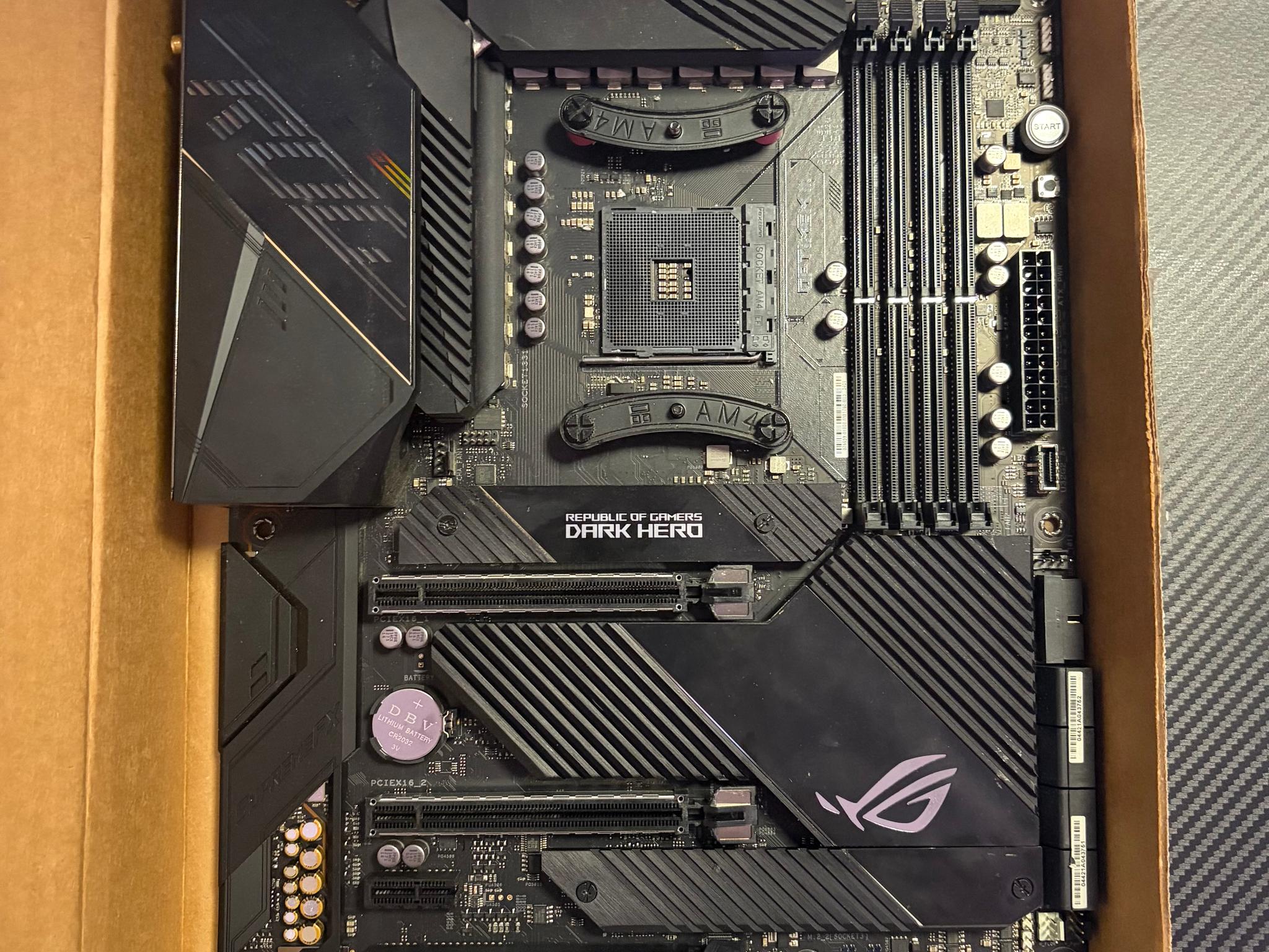 ASUS X570 Dark Hero VIII