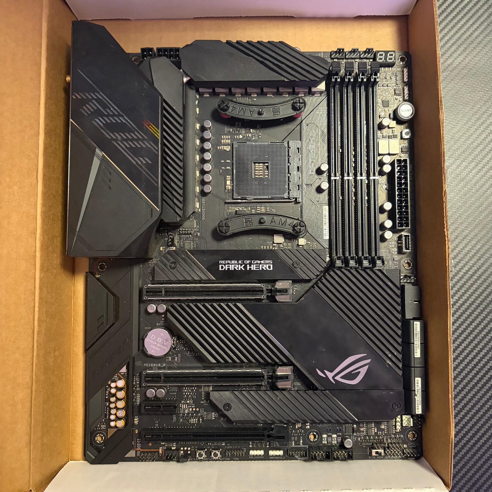 ASUS X570 Dark Hero VIII