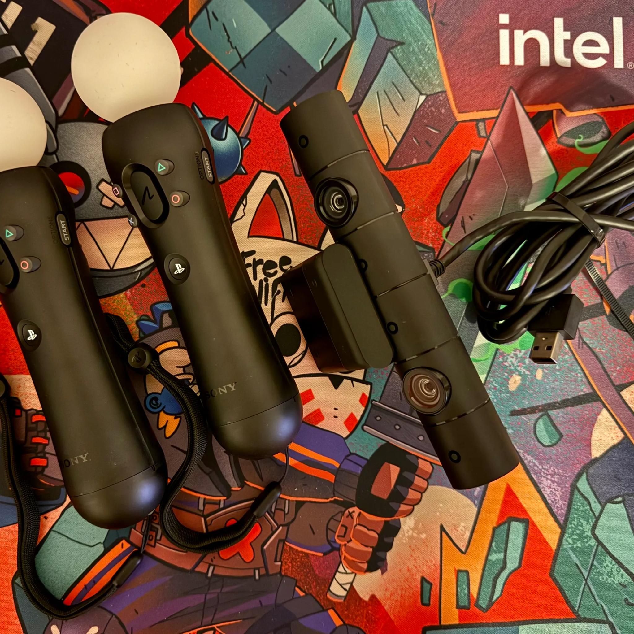 PSVR1 + 6 PS4 VR Games (CUH-ZVR2)