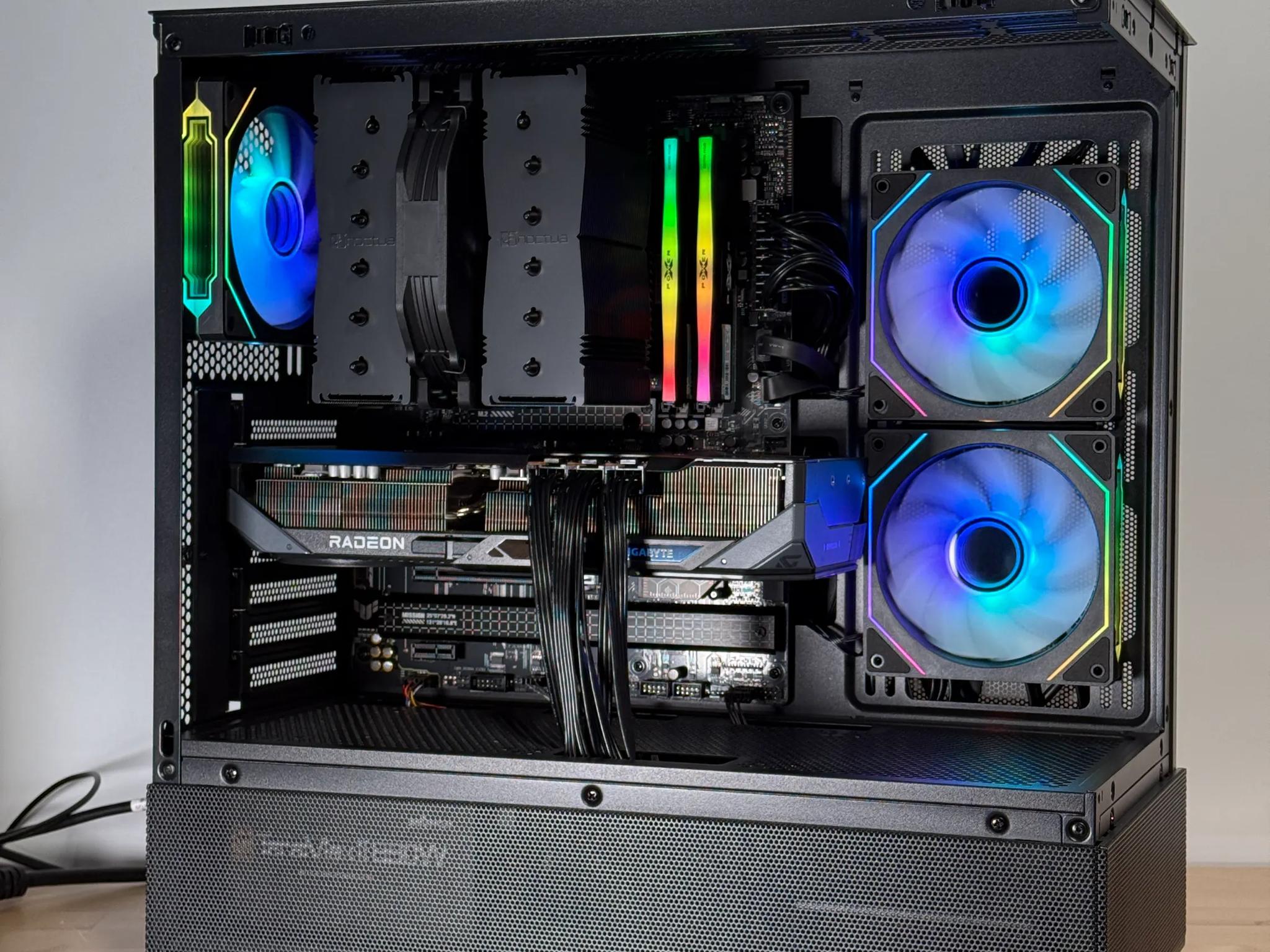 RX 9070XT and Ryzen 9 9900x Gaming PC