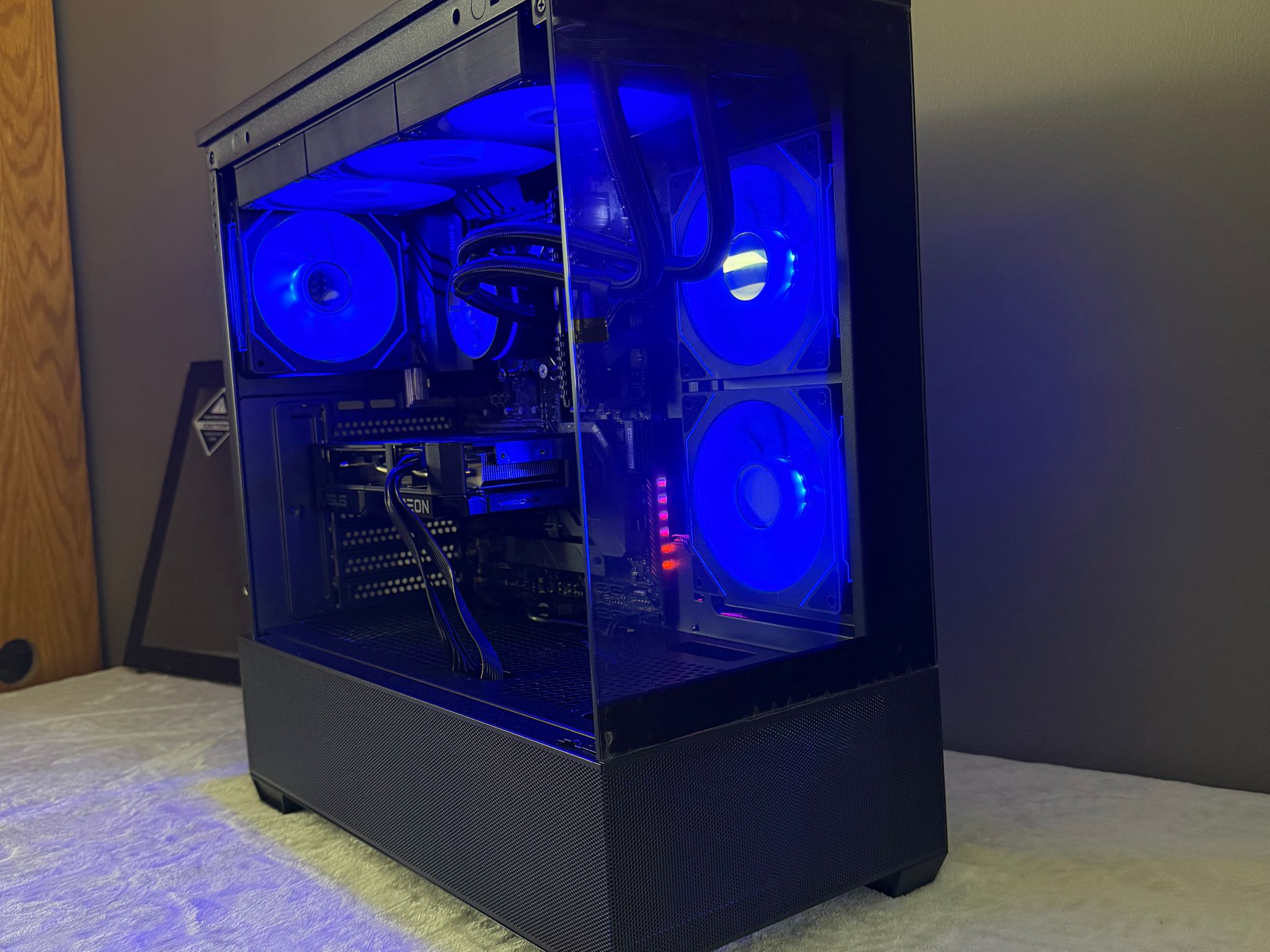Ryzen 7 5700x, rx 9060 xt 8gb, 1tb nvme storage, 32gb ddr4 ram
