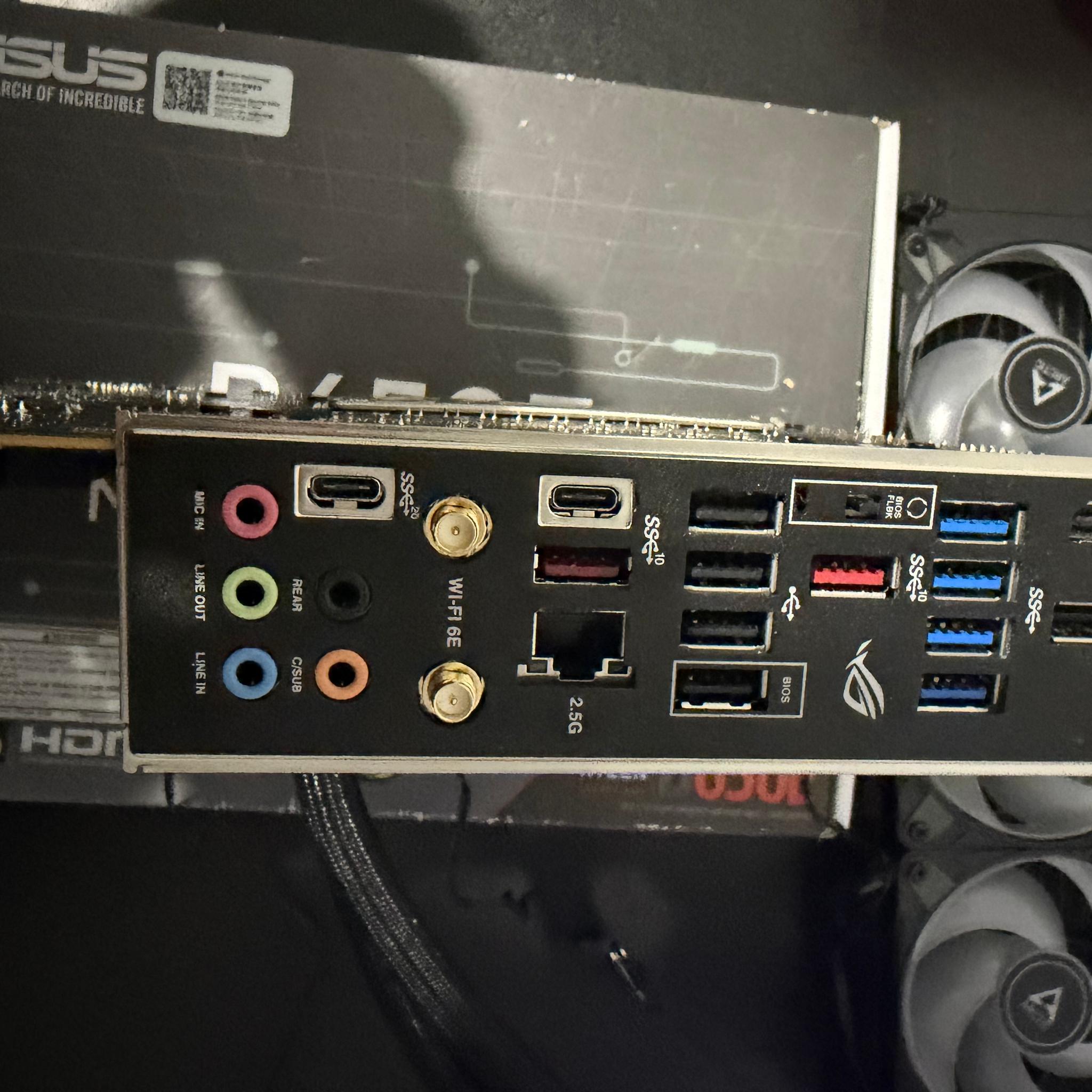 Ryzen 5 9600X, ASUS ROG STRIX B650 F Gaming Wifi, Arctic AIO COMBO