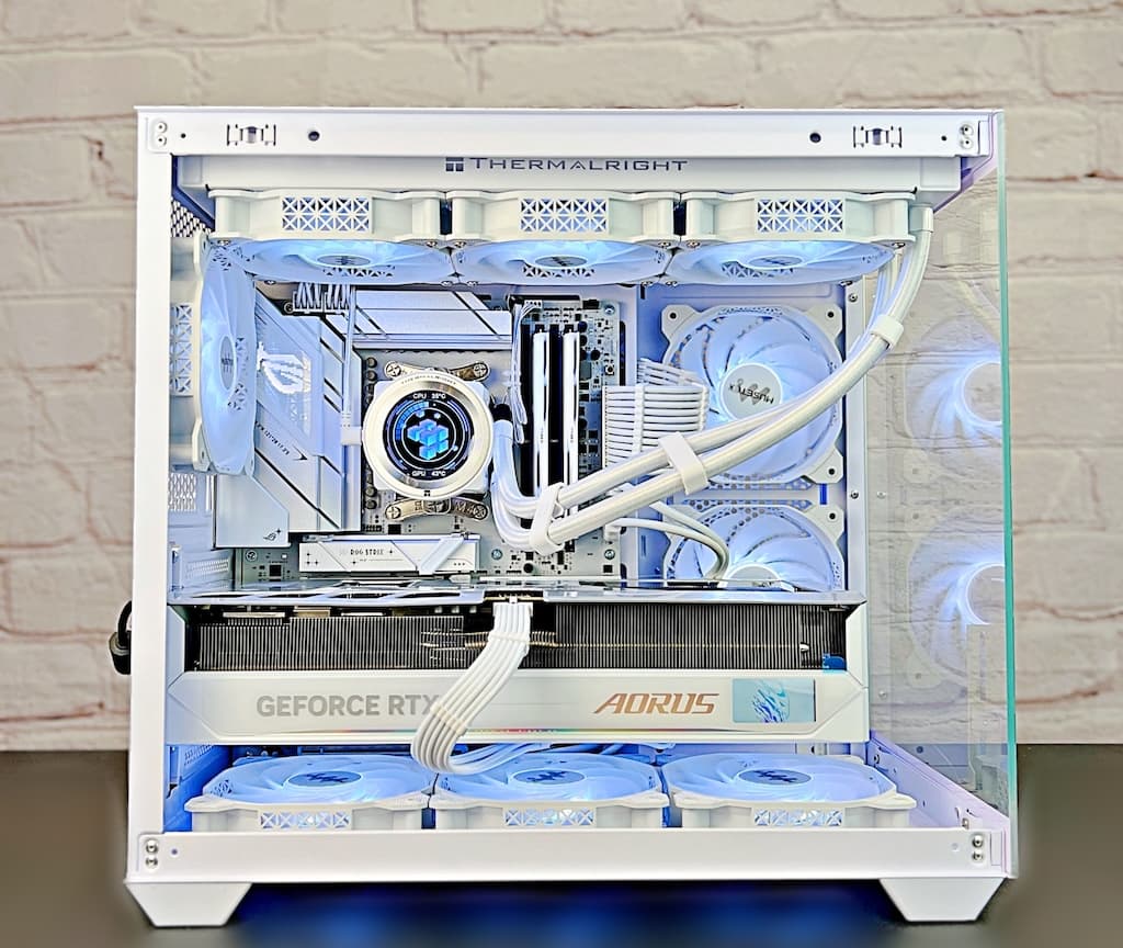5080 AORUS MASTER ICE Ryzen 7 9800X3D 32GB DDR5 2TB M.2 WIFI 7 Win 11 Pro