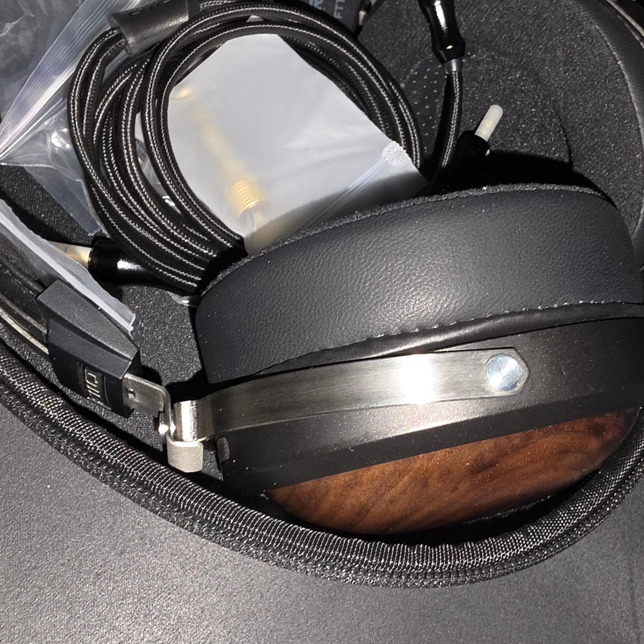 Fiio ft1 closed back headphones walnut with extra dekoni elite pads