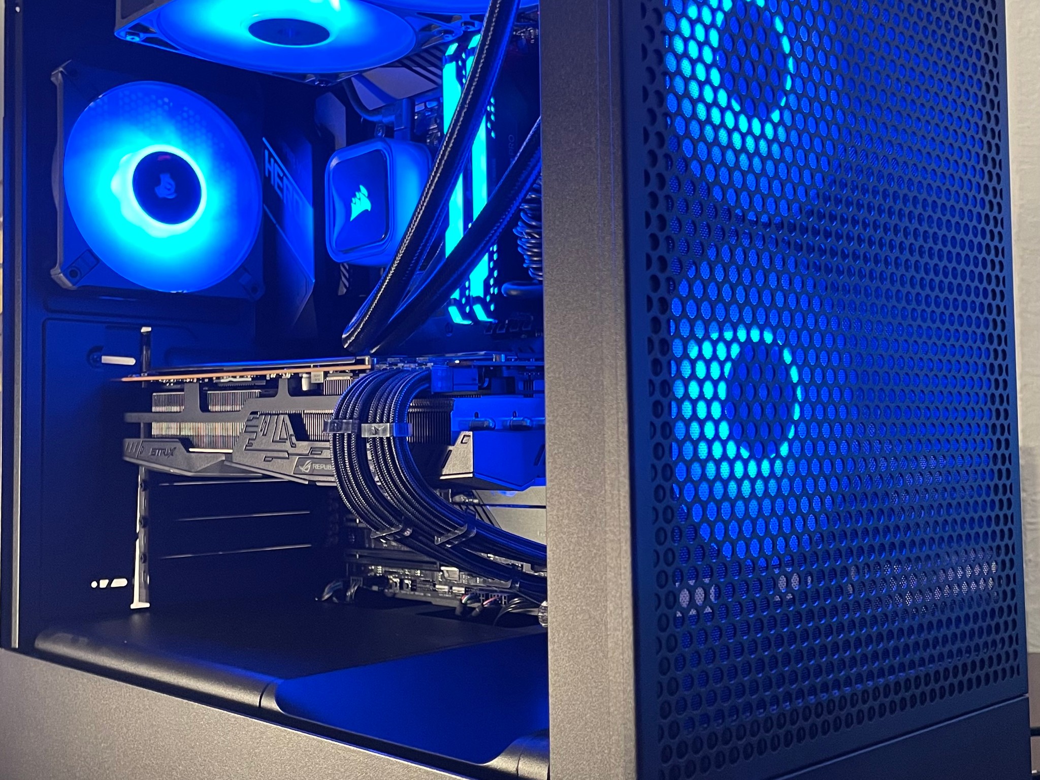 Gaming PC | Radeon 5700xt| Ryzen 5  | 16GB RAM | WINDOWS 11  home | WIFI & BT
