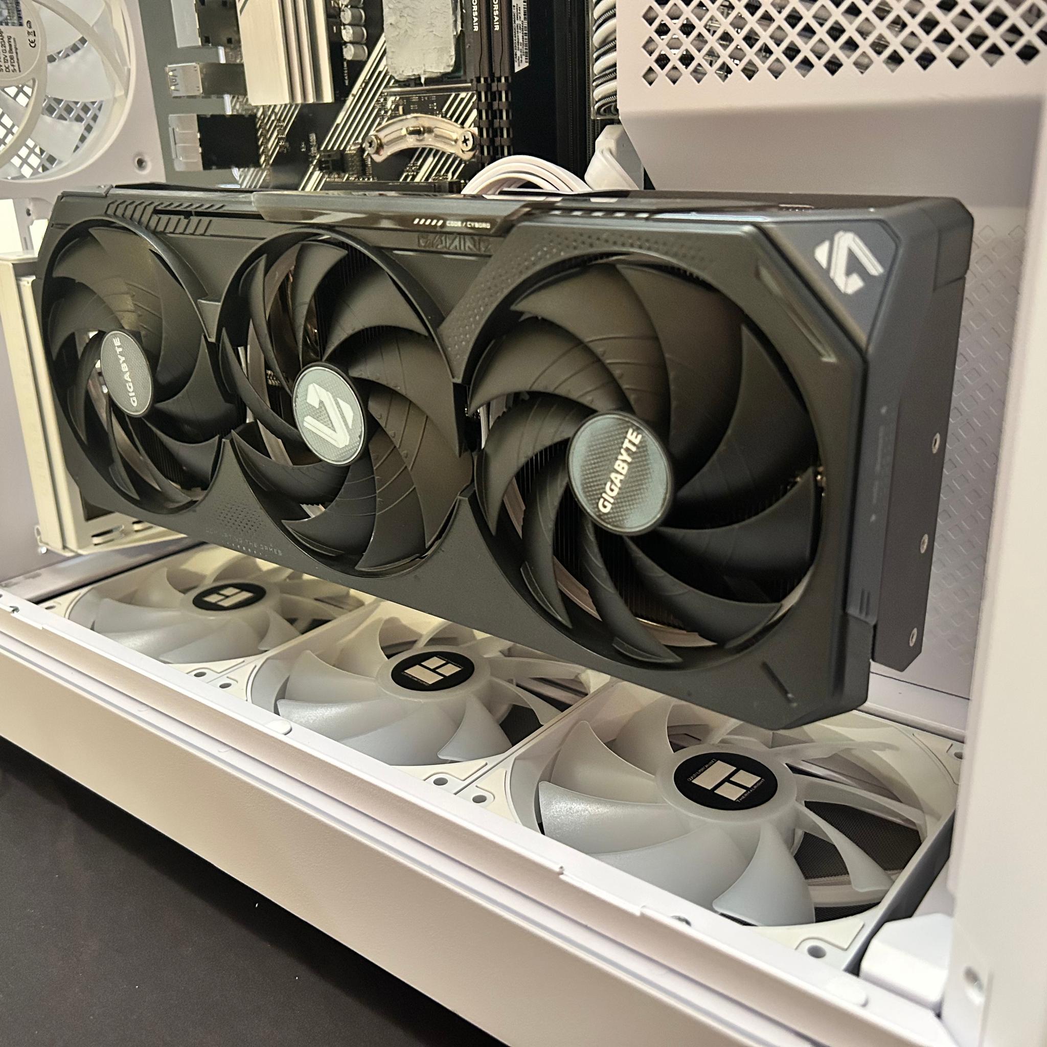 Gigabyte RTX 5070 Ti WindForce OC RGB Edition – 16GB GDDR7 – Excellent Condition