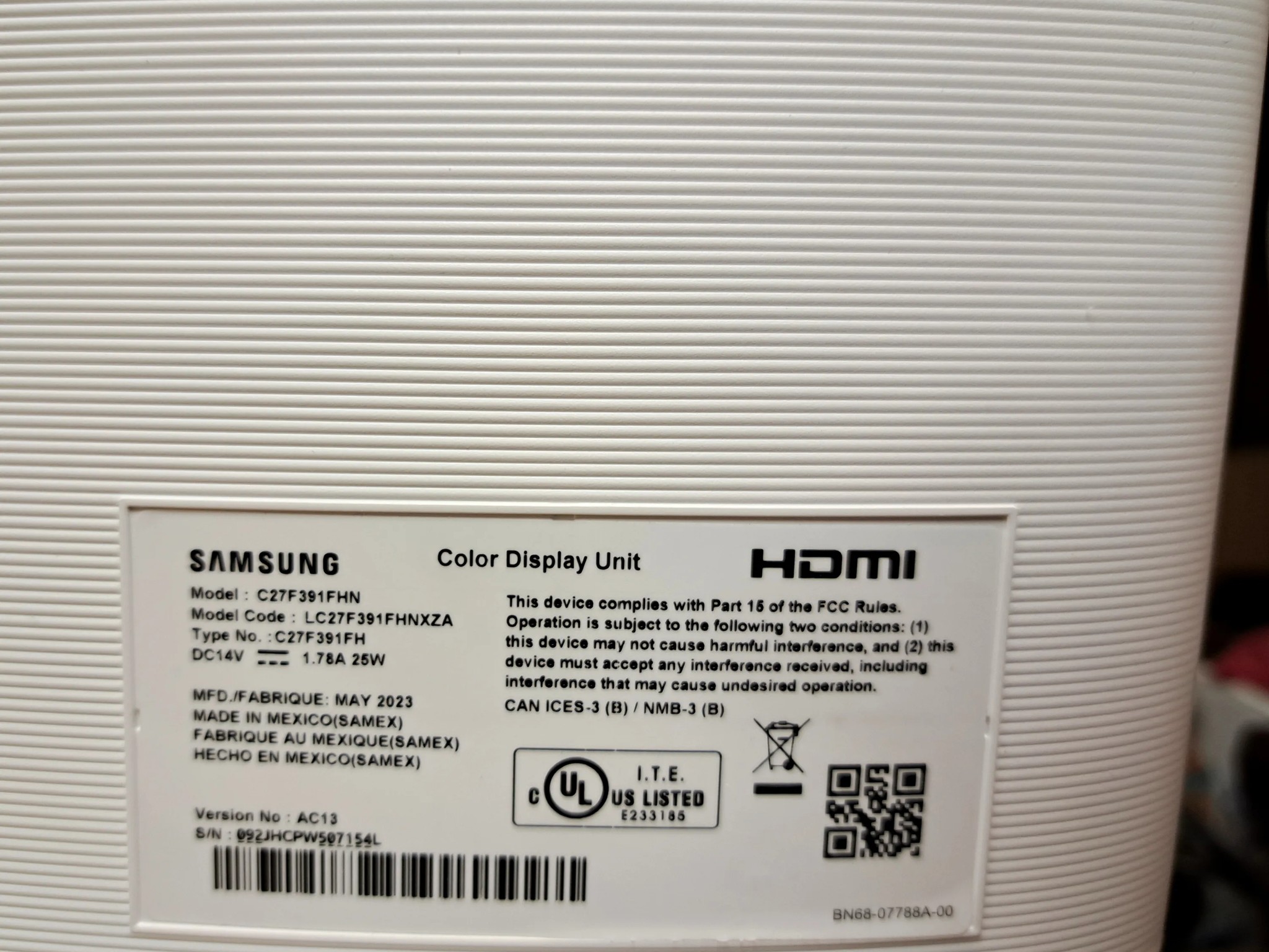 Samsung 27" Essential Curved Gaming Monitor - White