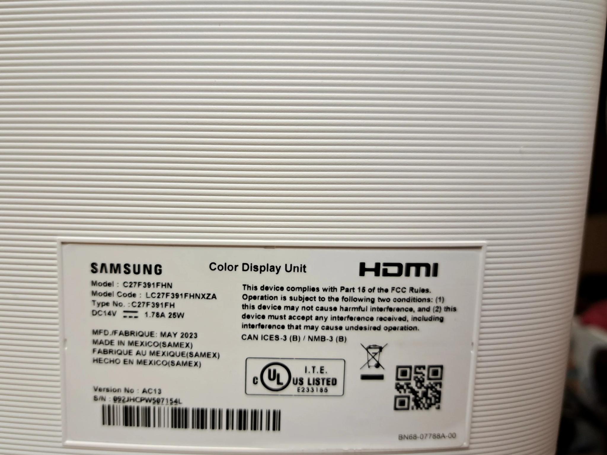 Samsung 27" Essential Curved Gaming Monitor - White