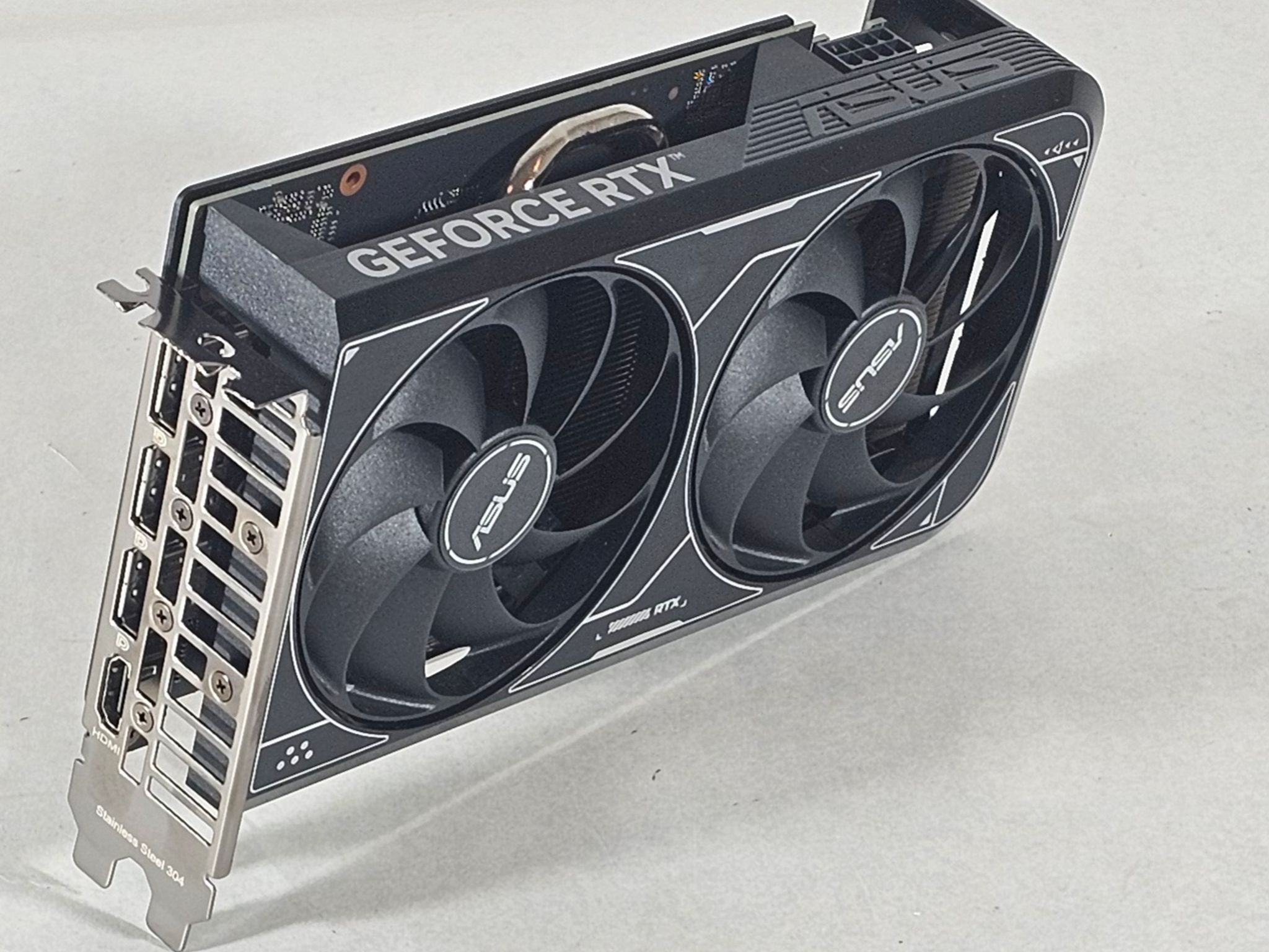 RTX 4060 ASUS 8GB