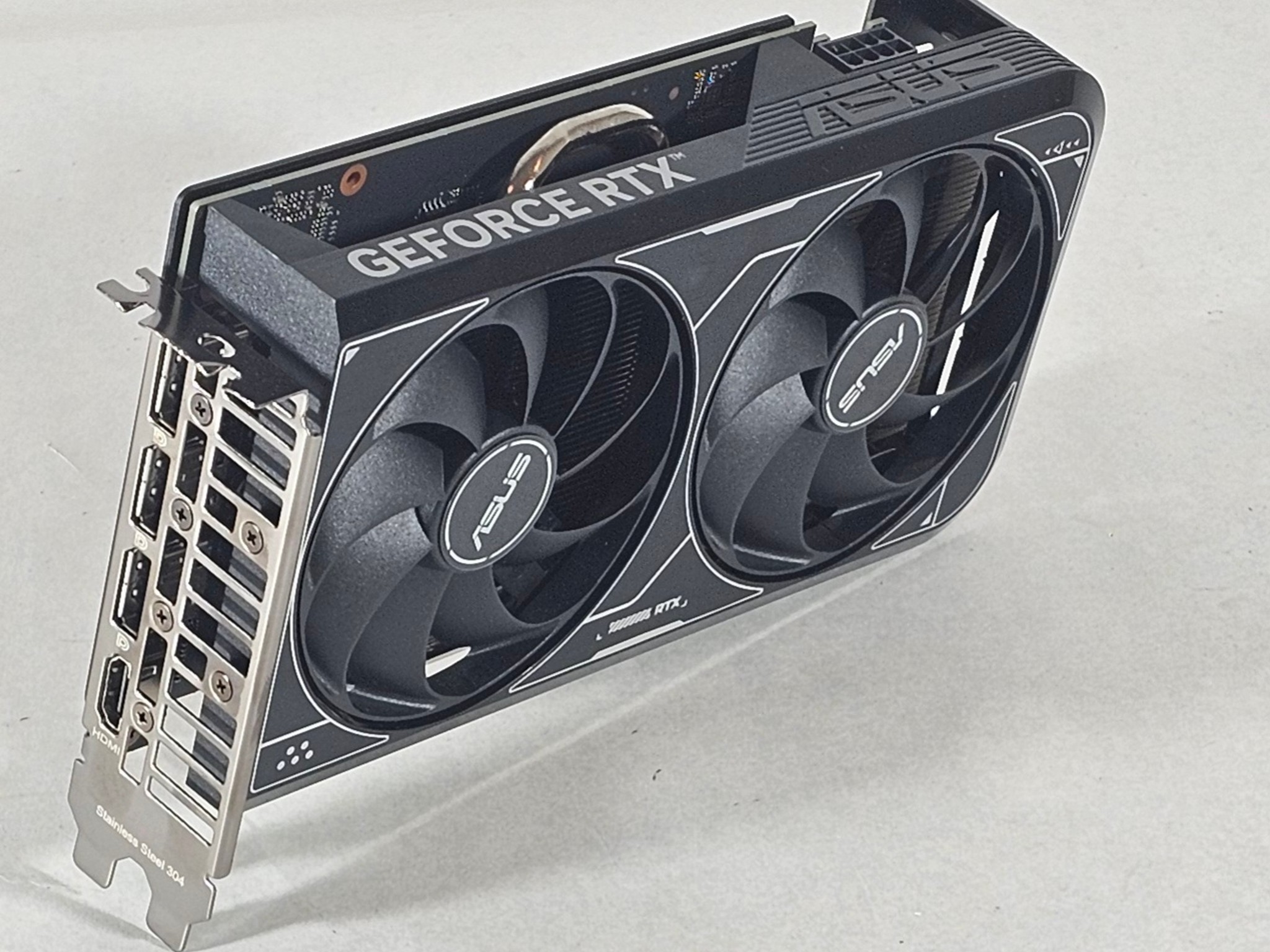 RTX 4060 ASUS 8GB