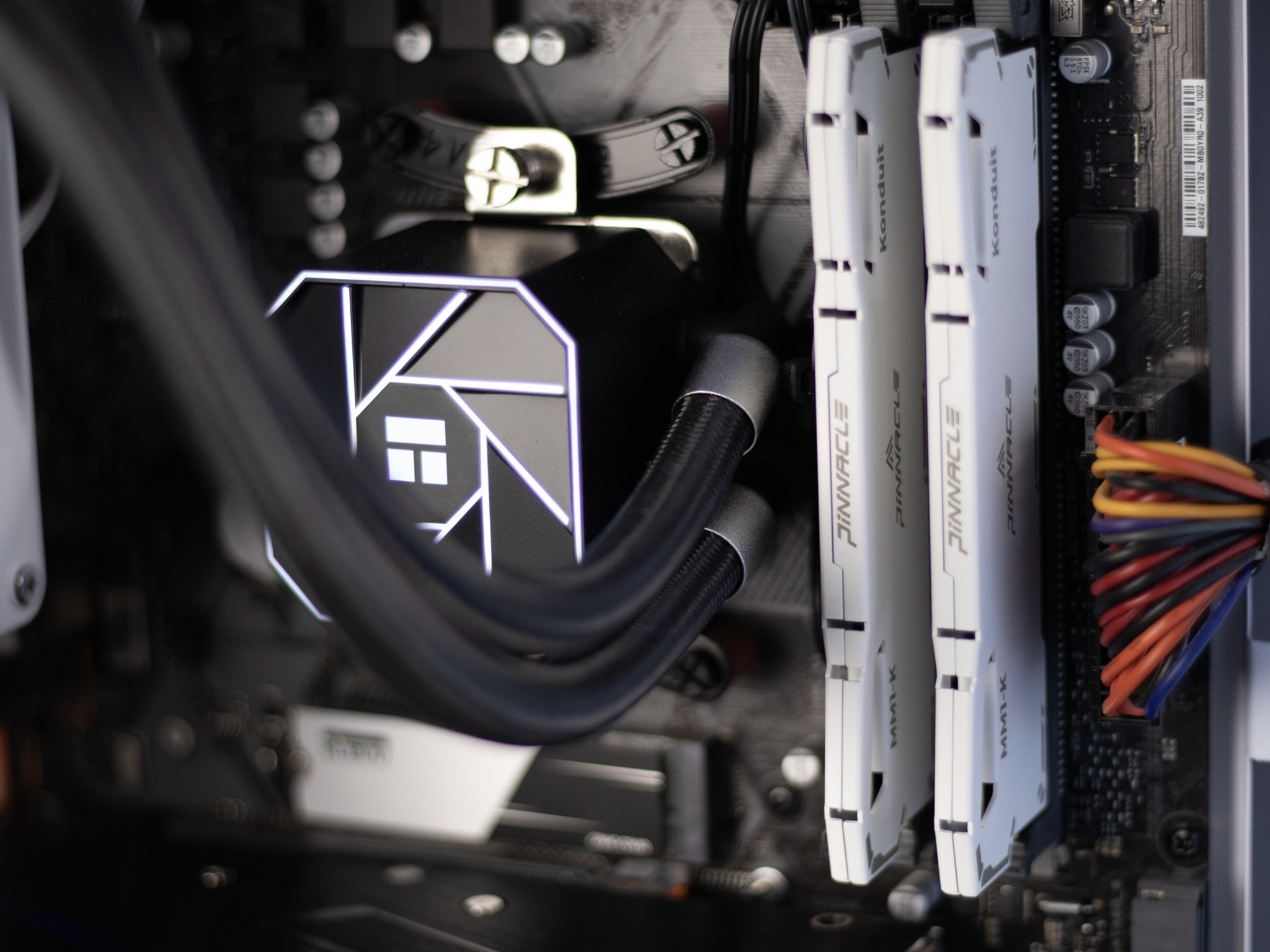“Ecodeux” RX 7600 Ryzen 7 16GB Windows 11 1TB Gaming PC Powerhouse