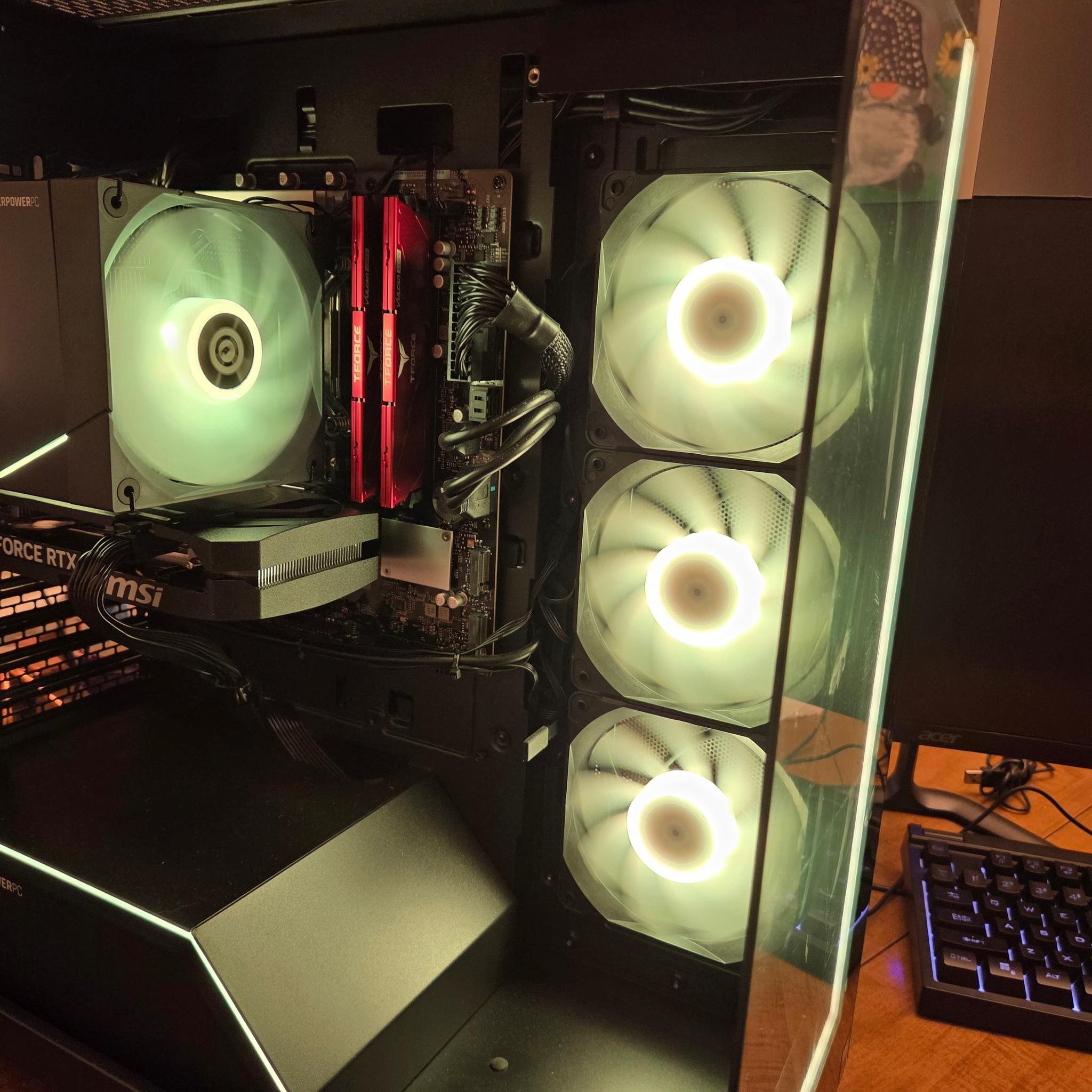 CyberPower Gamer Xtreme INTEL Core U5 225F | RTX 5060 8GB | 32GB DDR5 6400mhz | 2TB NVMe | RGB Win11