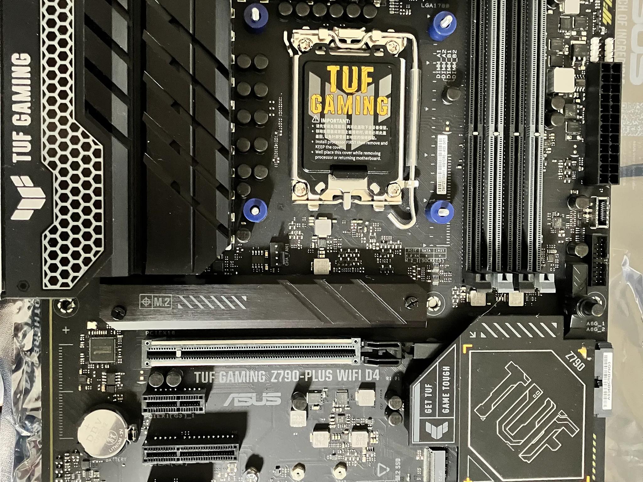 ASUS TUF Gaming Z790-Plus WiFi D4 + CPU Contact Frame