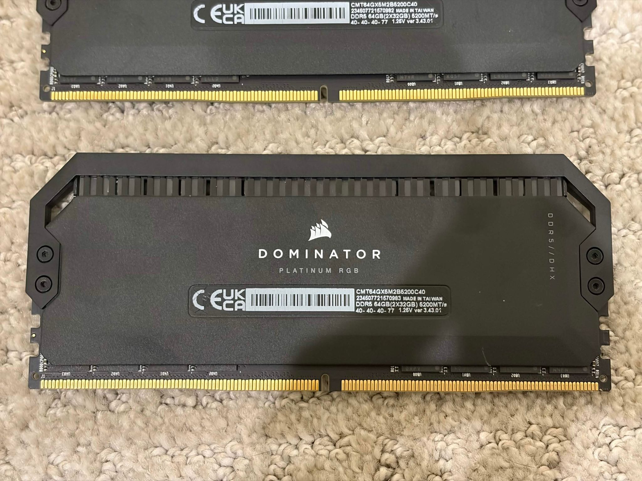 CORSAIR Dominator Platinum RGB DDR5 64GB (2x32GB) 5200MHz CL40 - Black (CMT64GX5M2B5200C40)